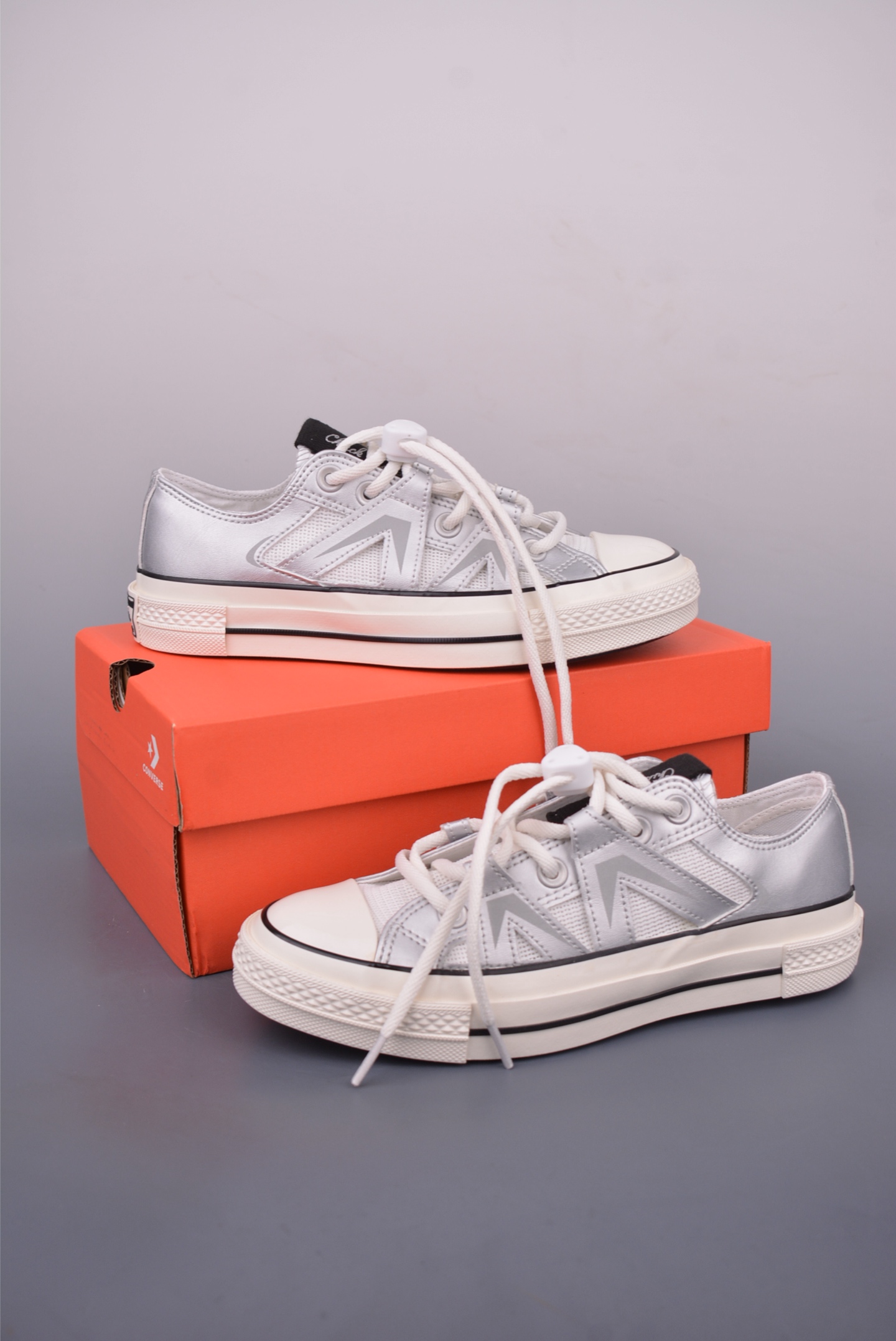 Converse Chuck 1970s 未来银 匡威官方新款 银白光泽邂逅潮流型格 A15187C 高帮 A15188C 低帮-Chinese UA Cheap High Quatity Brand Clothes Bags handbags Sneakers wholesale wholesaler seller from China Factory suppliers Fashion Clothing Shoes best Quality Beautiful Price Converse Chuck 1970s 未来银 匡威官方新款 银白光泽邂逅潮流型格 A15187C 高帮 A15188C 低帮