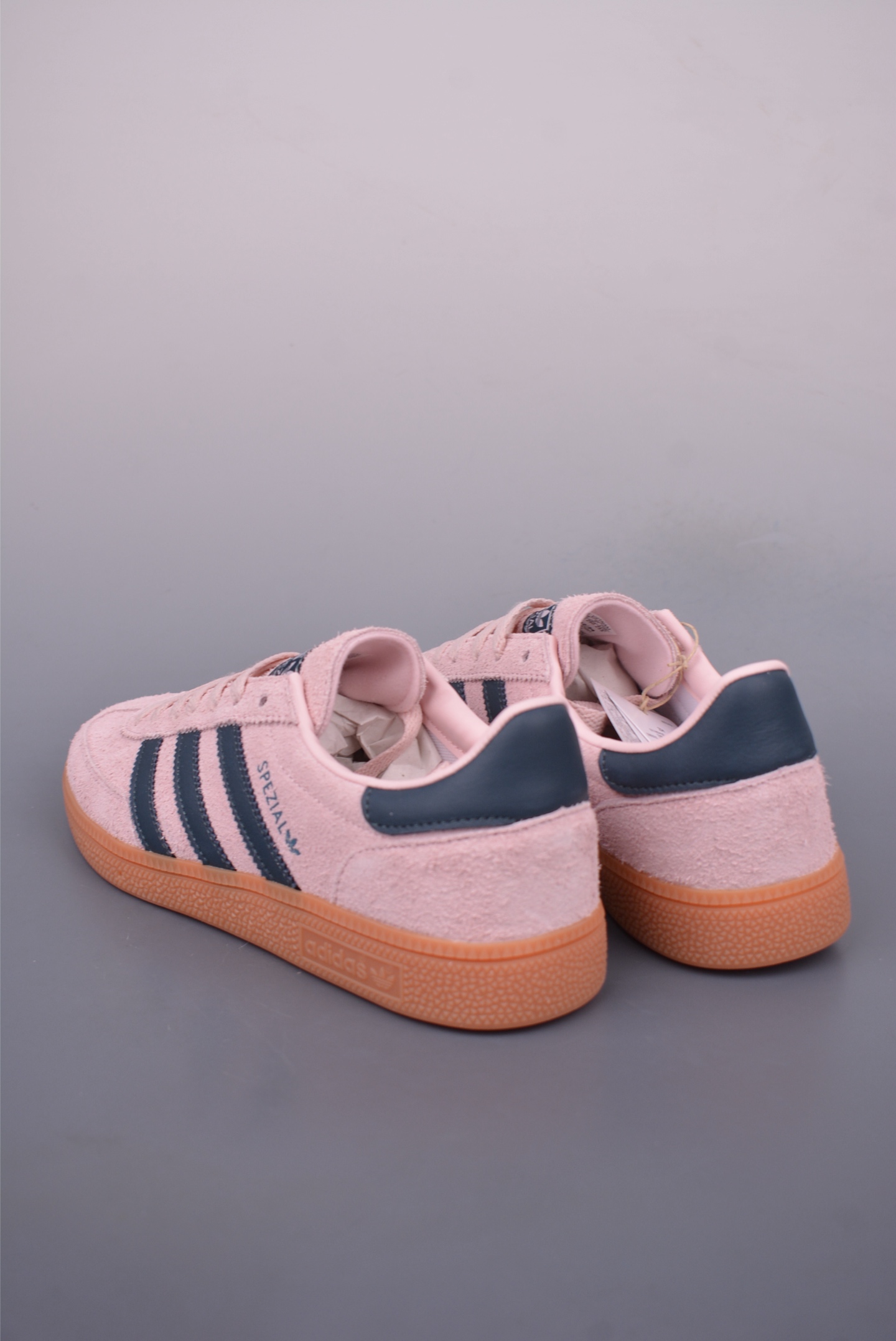 Adidas Handball Spezial 阿迪达斯经典款 复古休闲板鞋 IF6561-Chinese UA Cheap High Quatity Brand Clothes Bags handbags Sneakers wholesale wholesaler seller from China Factory suppliers Fashion Clothing Shoes best Quality Beautiful Price Adidas Handball Spezial 阿迪达斯经典款 复古休闲板鞋 IF6561