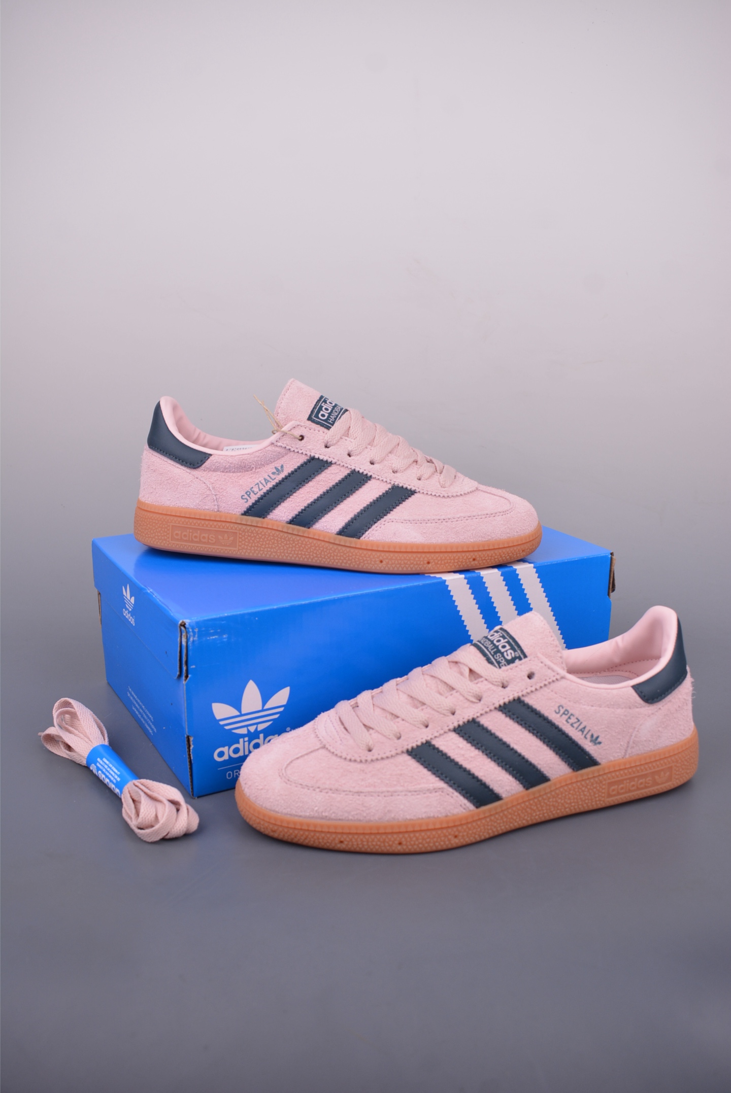Adidas Handball Spezial 阿迪达斯经典款 复古休闲板鞋 IF6561-Chinese UA Cheap High Quatity Brand Clothes Bags handbags Sneakers wholesale wholesaler seller from China Factory suppliers Fashion Clothing Shoes best Quality Beautiful Price Adidas Handball Spezial 阿迪达斯经典款 复古休闲板鞋 IF6561