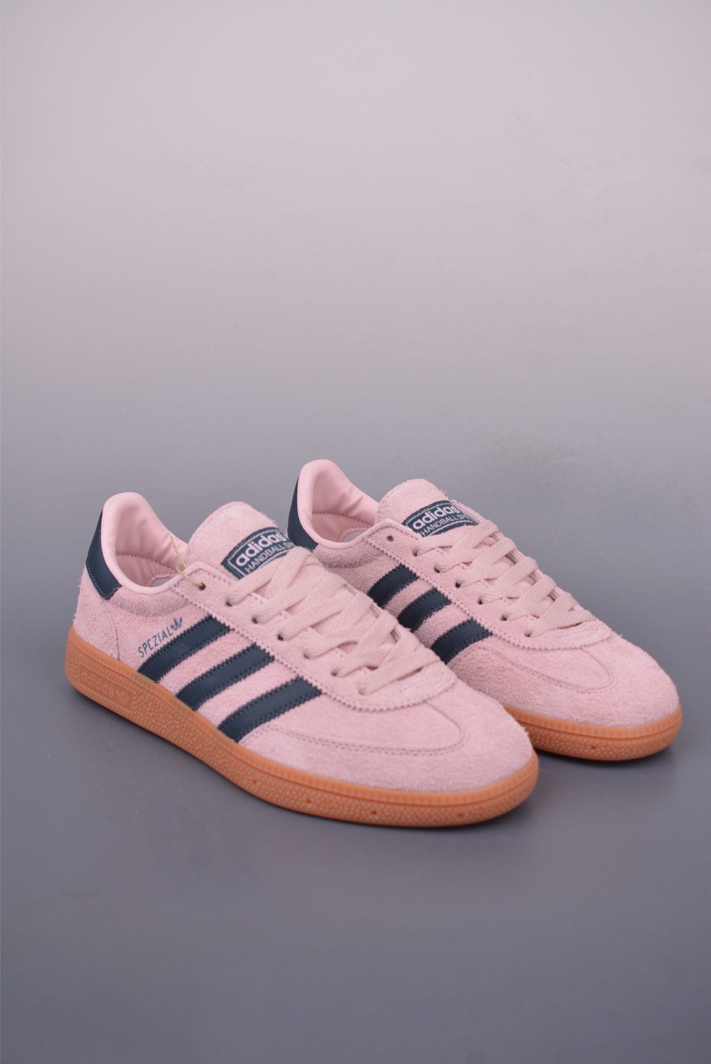 Adidas Handball Spezial 阿迪达斯经典款 复古休闲板鞋 IF6561-Chinese UA Cheap High Quatity Brand Clothes Bags handbags Sneakers wholesale wholesaler seller from China Factory suppliers Fashion Clothing Shoes best Quality Beautiful Price Adidas Handball Spezial 阿迪达斯经典款 复古休闲板鞋 IF6561