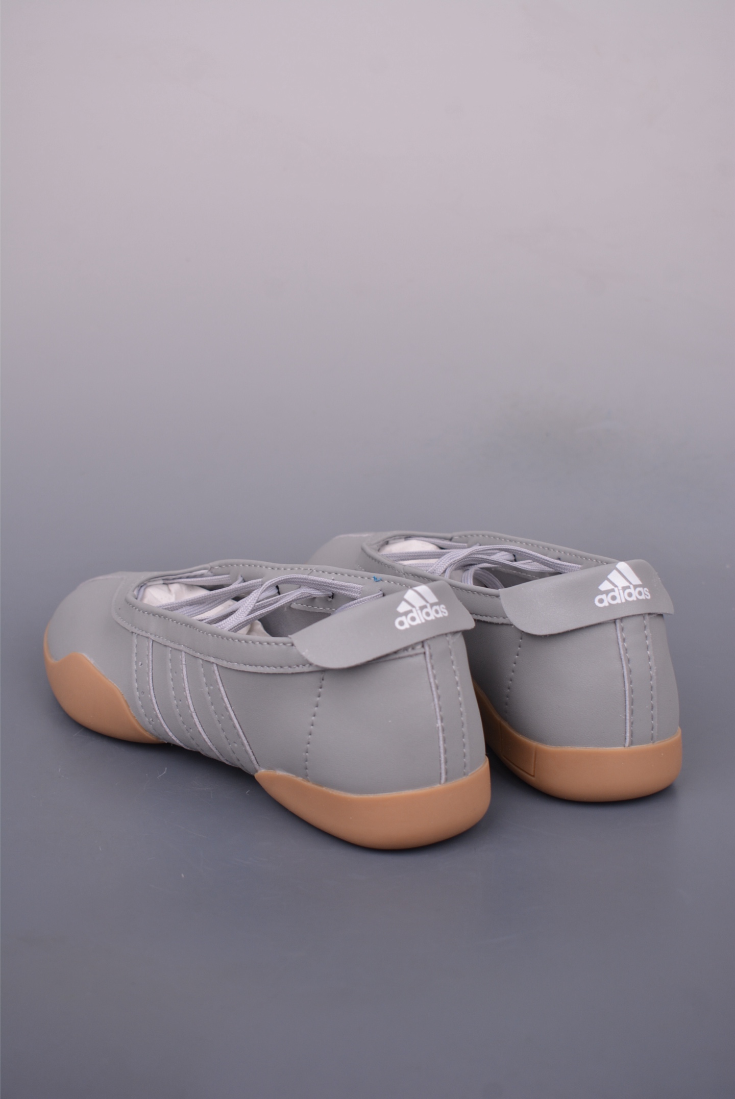 adidas TAEKWONDO MEI W OFF 芭蕾风运动鞋  JR7032