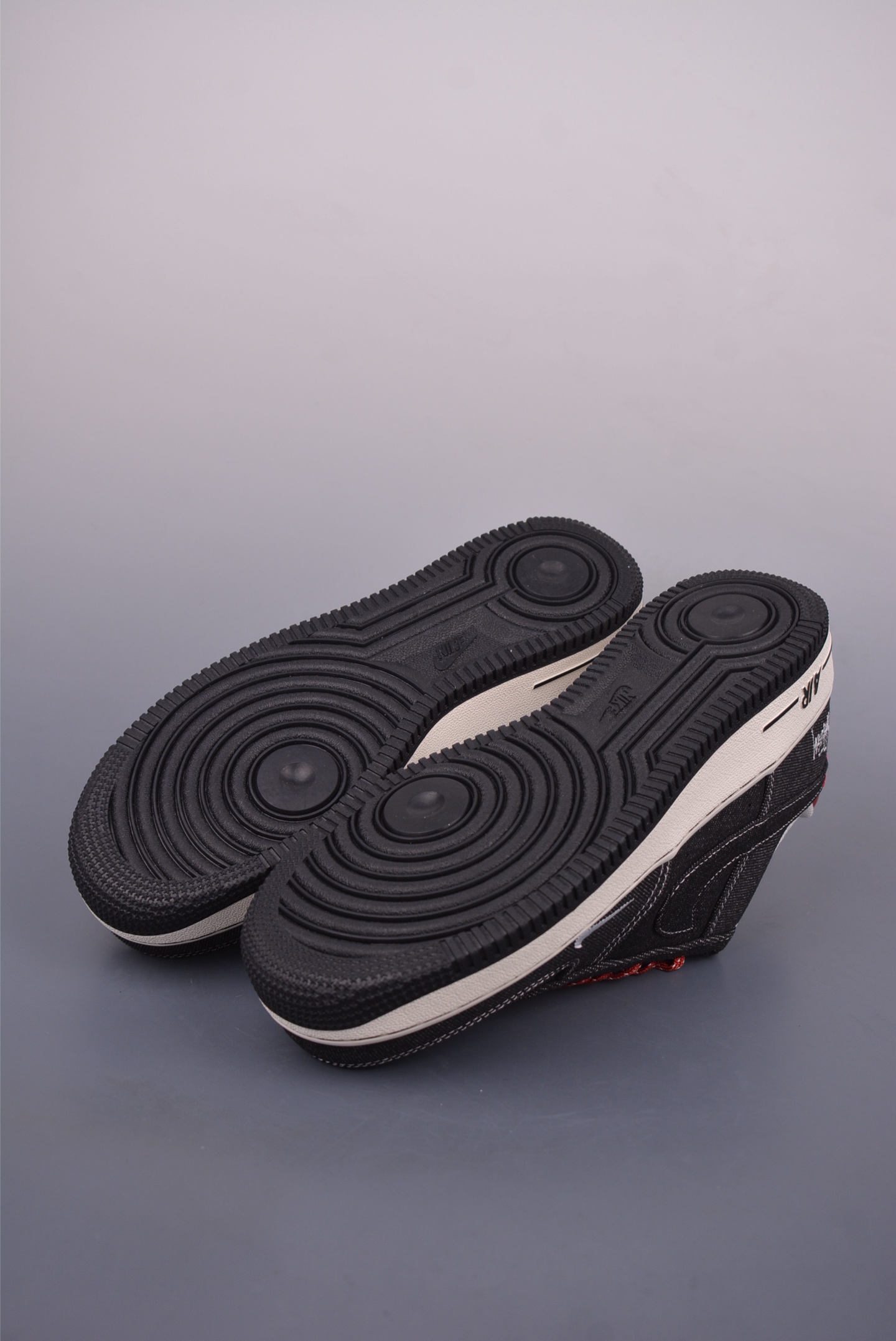 Nike Air Force 1 Low 斯图西联名 LW9279-002