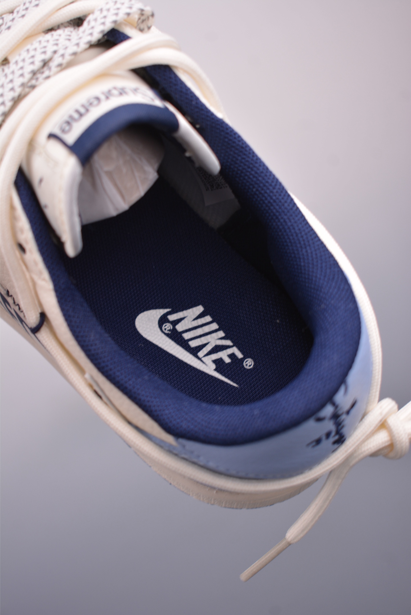 Fragment x Travis Scott x Supreme Air Jordan 1 Low 三方联名倒钩  DM6868-106