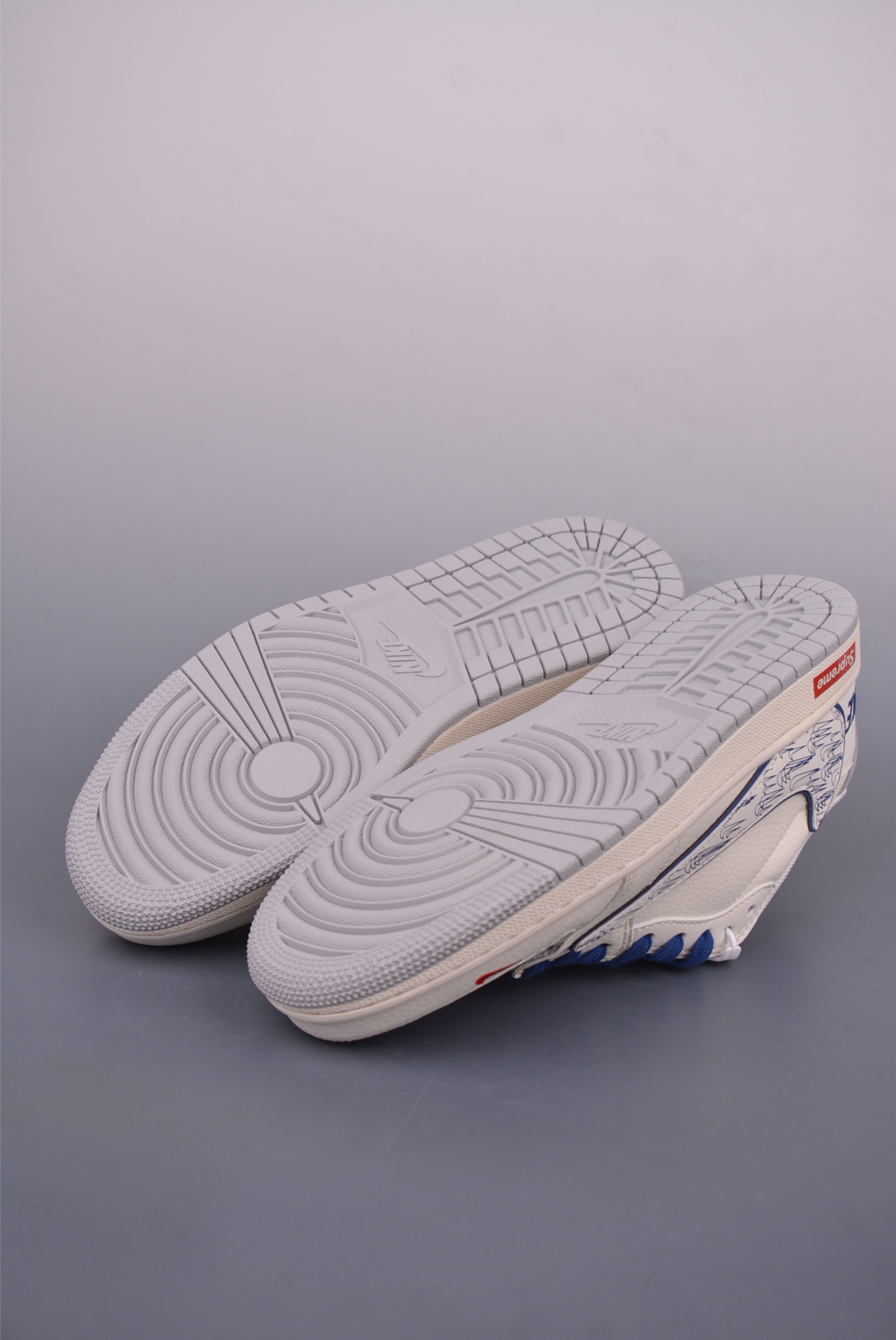 Fragment x Travis Scott x Supreme Air Jordan 1 Low 三方联名倒钩 XS7089-597-Chinese UA Cheap High Quatity Brand Clothes Bags handbags Sneakers wholesale wholesaler seller from China Factory suppliers Fashion Clothing Shoes best Quality Beautiful Price Fragment x Travis Scott x Supreme Air Jordan 1 Low 三方联名倒钩 XS7089-597