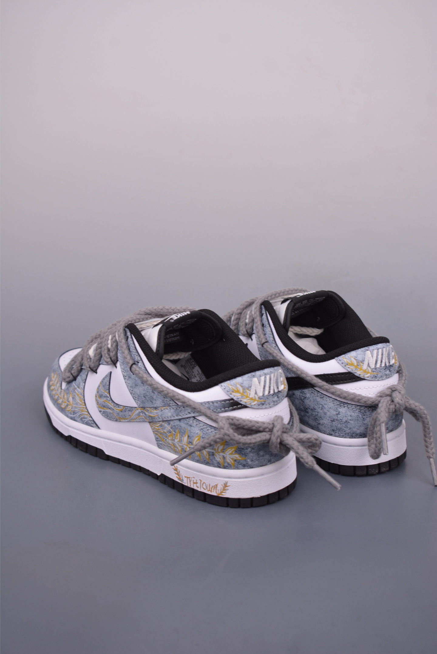 Nike SB Dunk Low 麦穗灰绑带 解构抽绳鞋带 DD1391-100-Chinese UA Cheap High Quatity Brand Clothes Bags handbags Sneakers wholesale wholesaler seller from China Factory suppliers Fashion Clothing Shoes best Quality Beautiful Price Nike SB Dunk Low 麦穗灰绑带 解构抽绳鞋带 DD1391-100