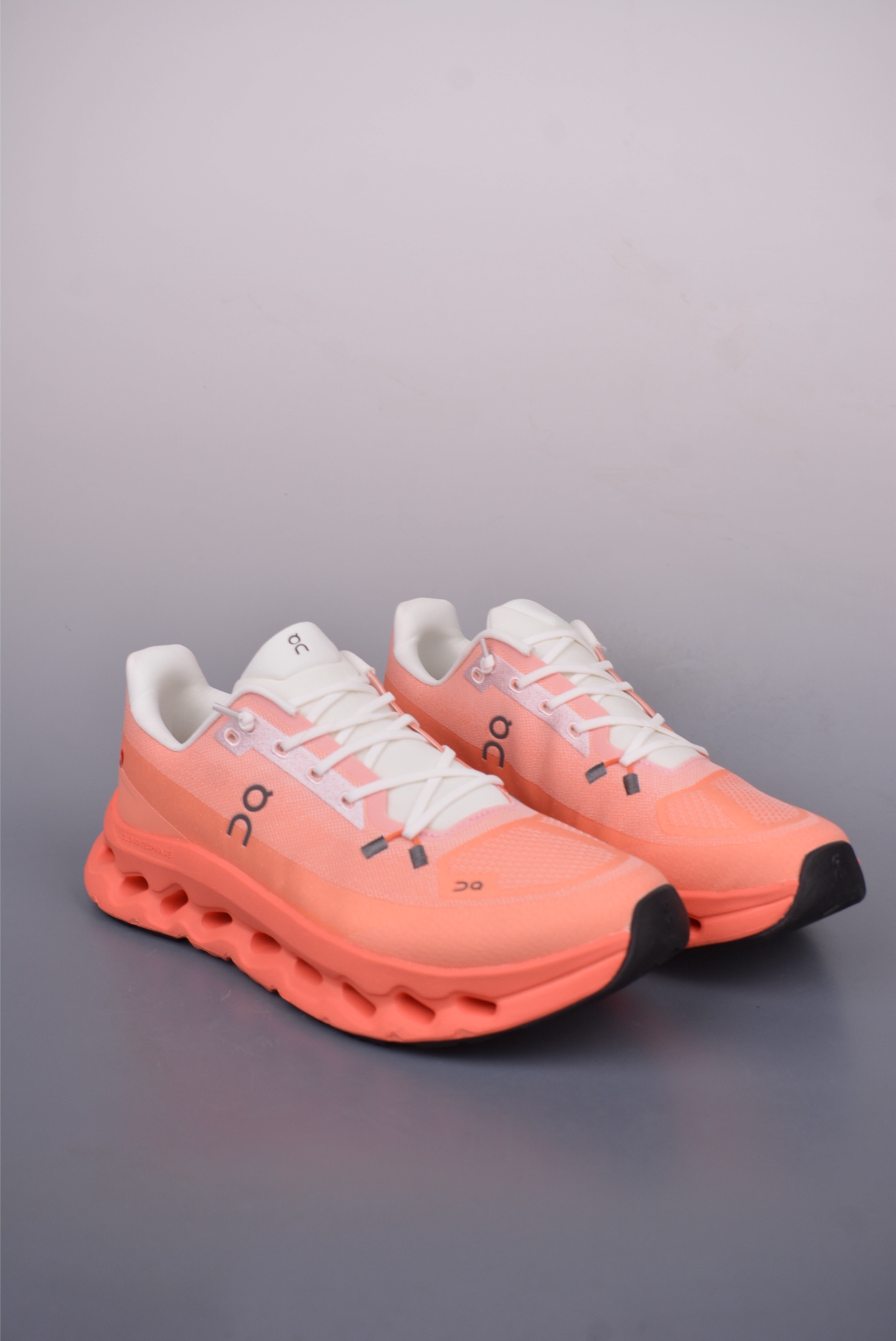 On Running Cloudtilt Loewe Inspired Outdoor Street Style Running Shoes 1 i1748978878921 3214 0 0