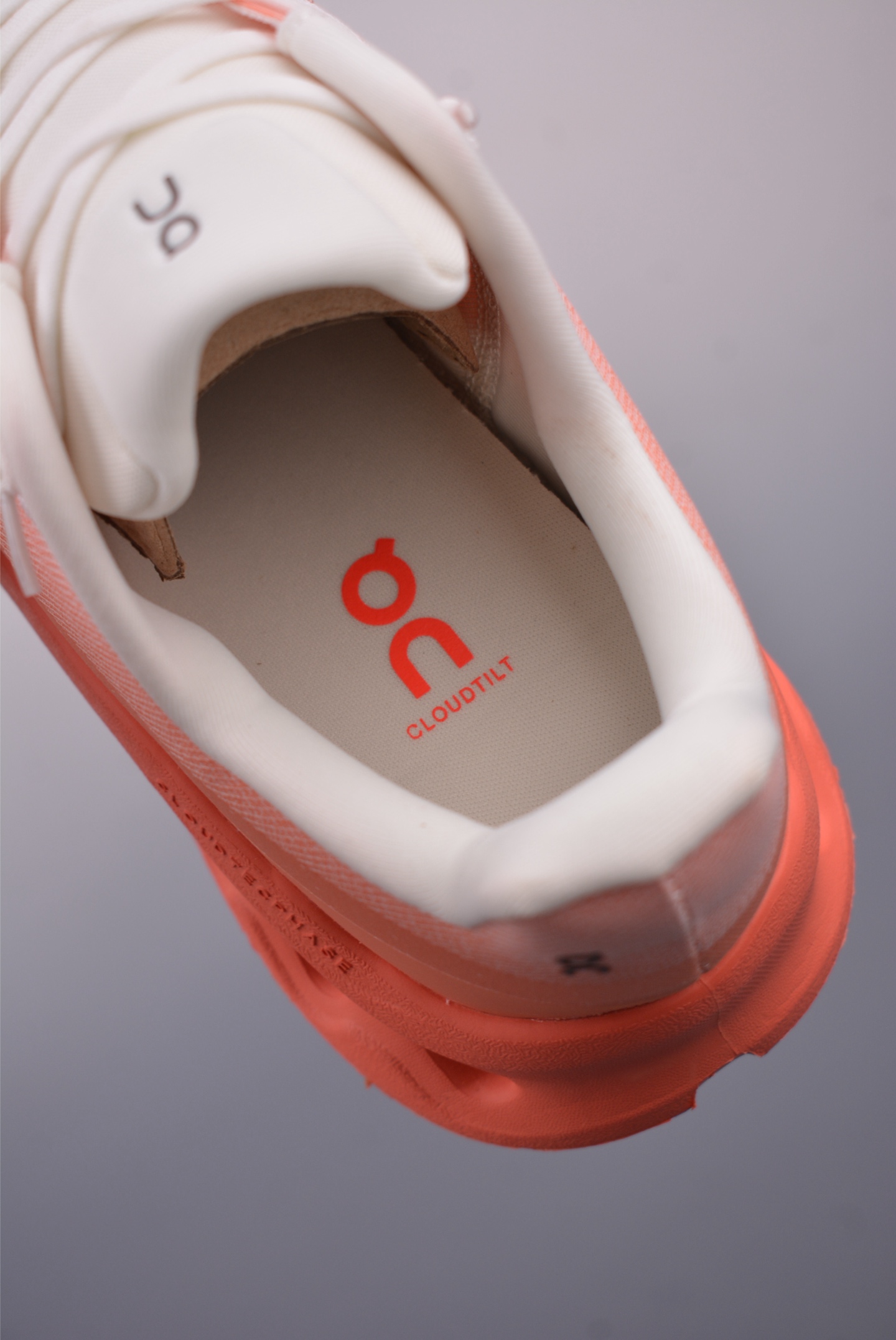 On Running Cloudtilt Loewe Inspired Outdoor Street Style Running Shoes 9 i1748978879011 2824 0 8