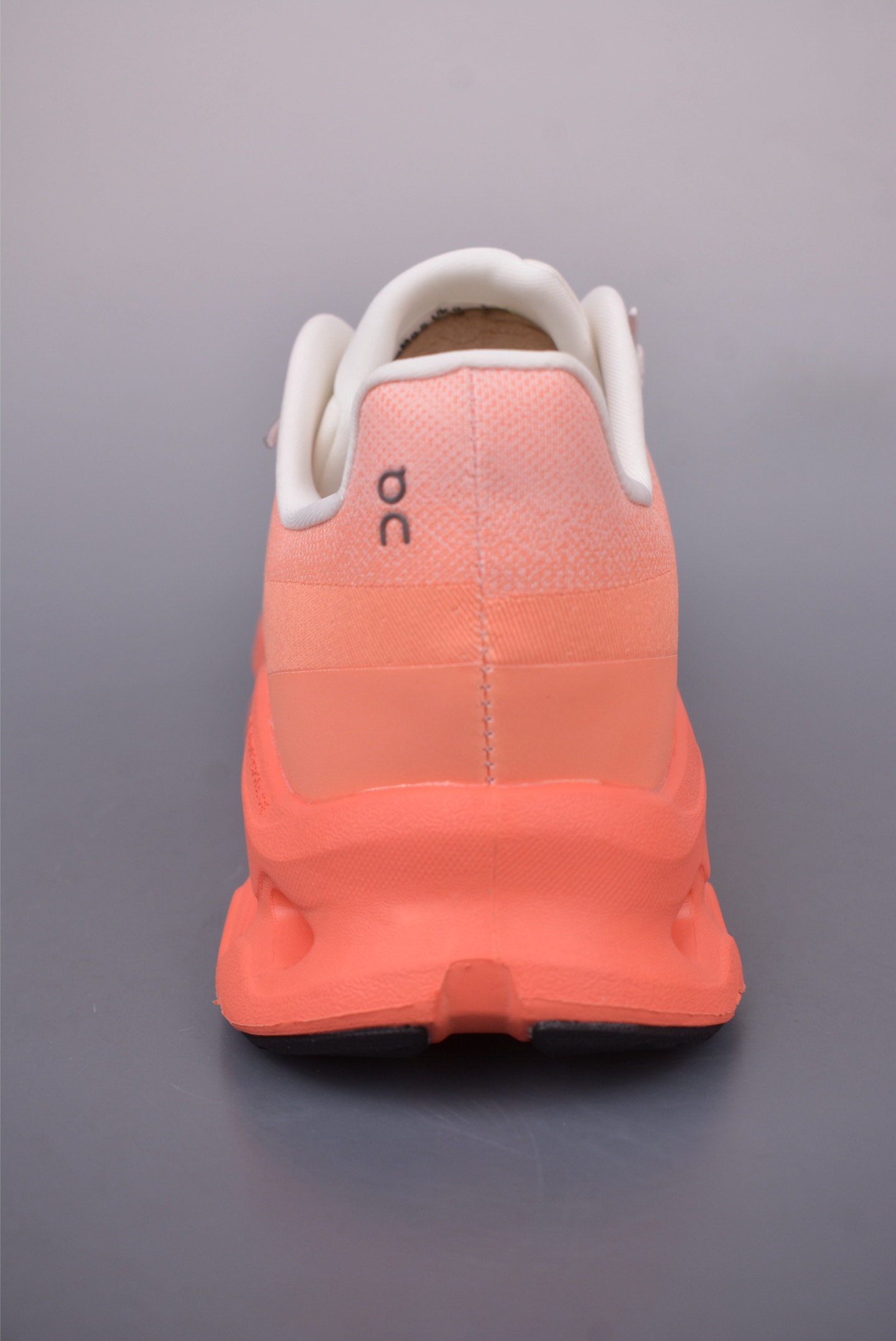 On Running Cloudtilt Loewe Inspired Outdoor Street Style Running Shoes 4 i1748978879028 987 0 3