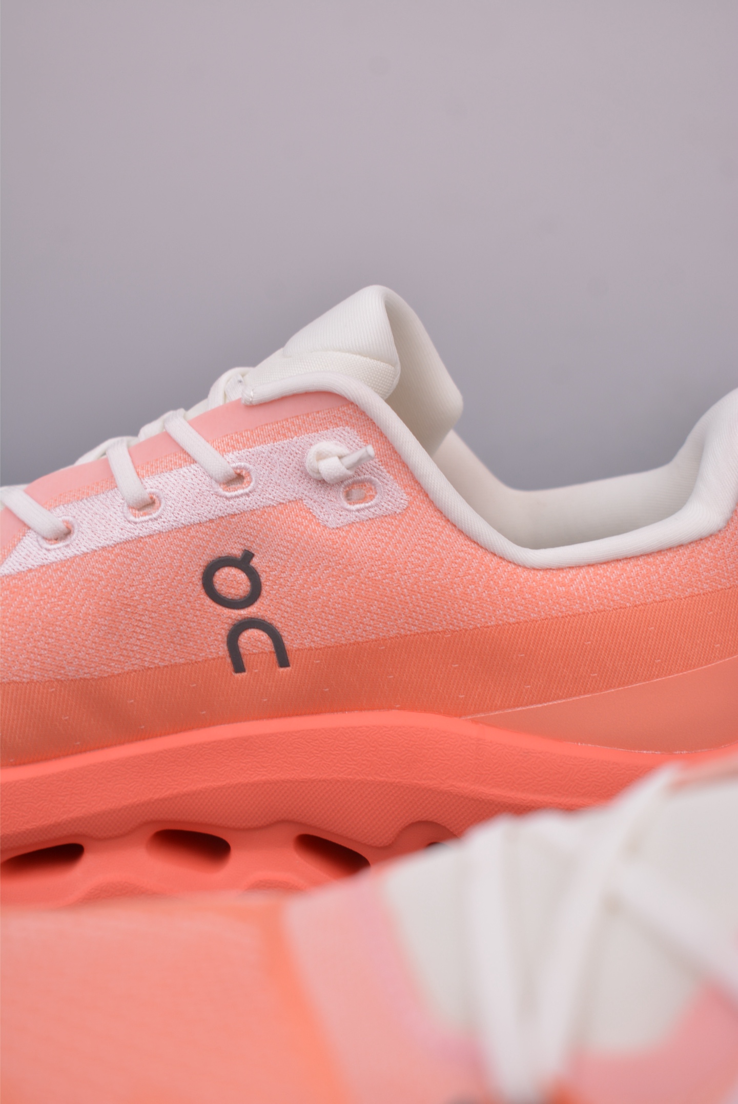 On Running Cloudtilt Loewe Inspired Outdoor Street Style Running Shoes 8 i1748978881087 1148 0 7