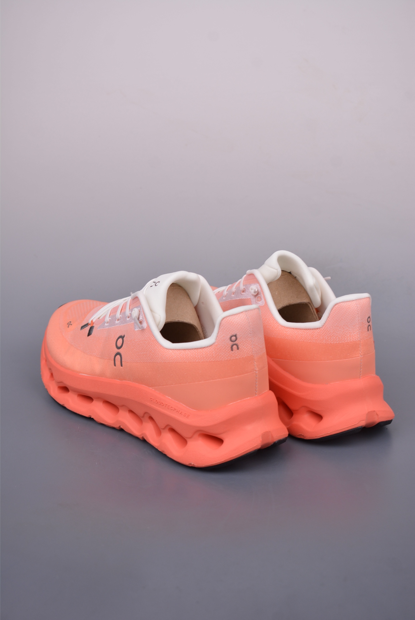 On Running Cloudtilt Loewe Inspired Outdoor Street Style Running Shoes 2 i1748978881092 9571 0 1