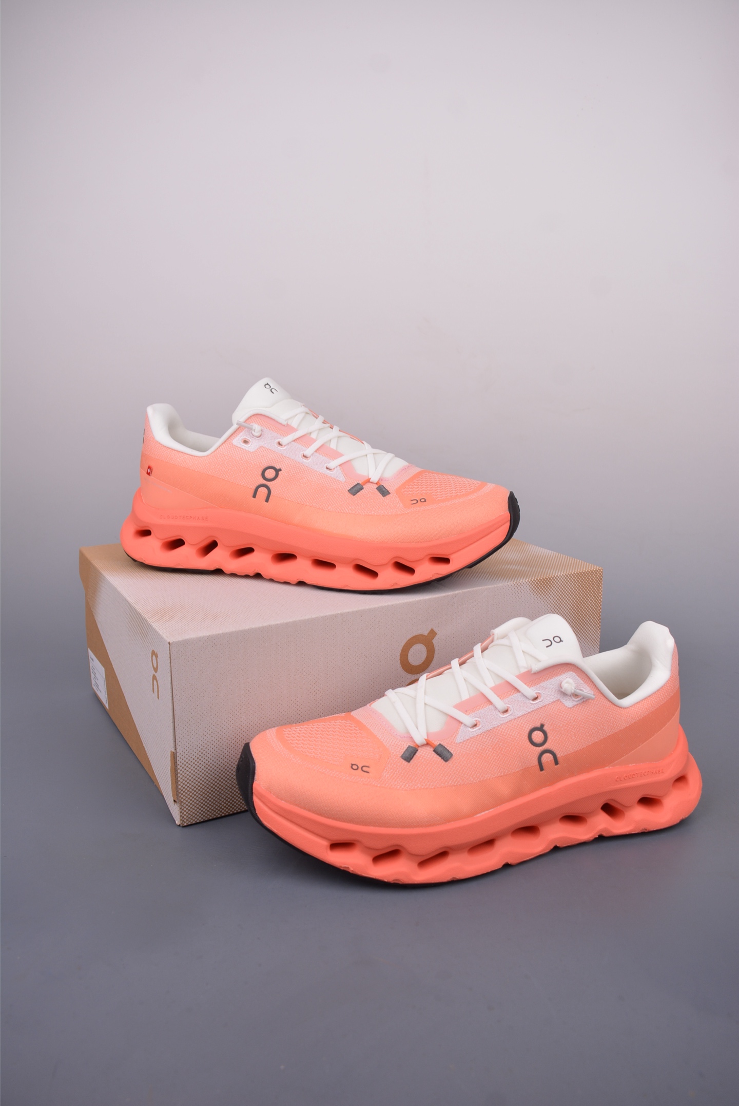 On Running Cloudtilt Loewe Inspired Outdoor Street Style Running Shoes 5 i1748978881135 9224 0 4