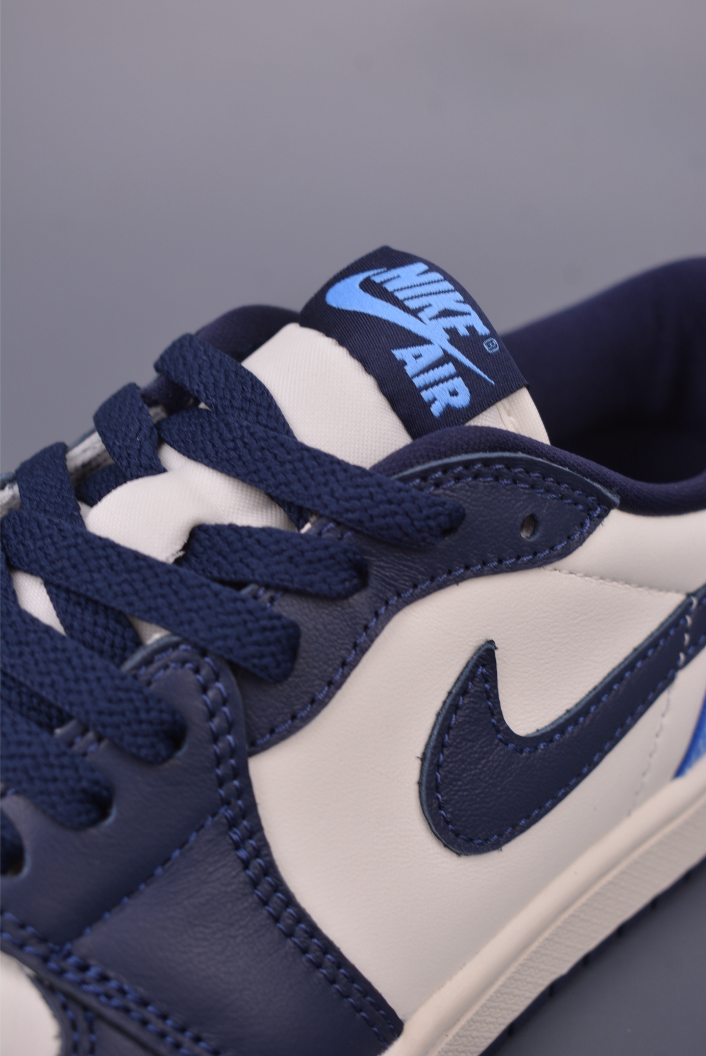 原装裸鞋级 市面最高工艺产物 Air Jordan 1 Low黑白蓝 CZ0790-400-Chinese UA Cheap High Quatity Brand Clothes Bags handbags Sneakers wholesale wholesaler seller from China Factory suppliers Fashion Clothing Shoes best Quality Beautiful Price 原装裸鞋级 市面最高工艺产物 Air Jordan 1 Low黑白蓝 CZ0790-400