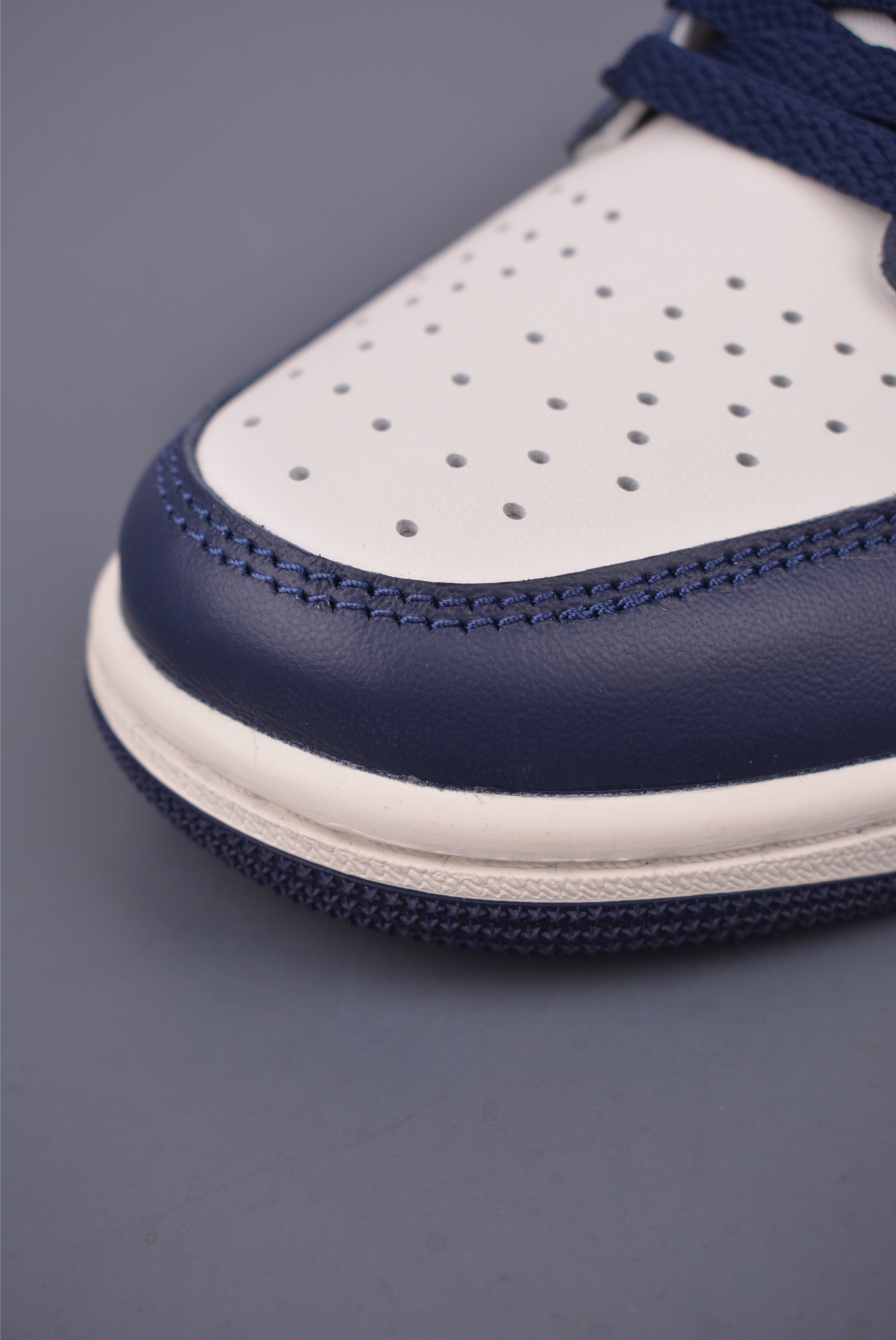 原装裸鞋级 市面最高工艺产物 Air Jordan 1 Low黑白蓝 CZ0790-400-Chinese UA Cheap High Quatity Brand Clothes Bags handbags Sneakers wholesale wholesaler seller from China Factory suppliers Fashion Clothing Shoes best Quality Beautiful Price 原装裸鞋级 市面最高工艺产物 Air Jordan 1 Low黑白蓝 CZ0790-400