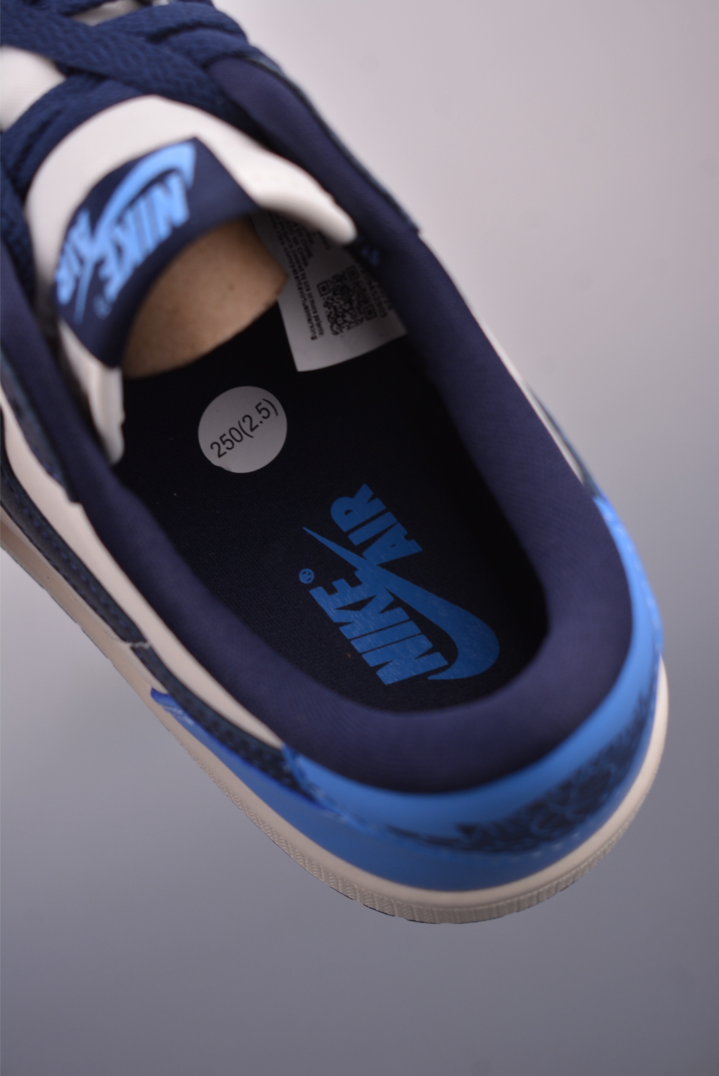 原装裸鞋级 市面最高工艺产物 Air Jordan 1 Low黑白蓝 CZ0790-400-Chinese UA Cheap High Quatity Brand Clothes Bags handbags Sneakers wholesale wholesaler seller from China Factory suppliers Fashion Clothing Shoes best Quality Beautiful Price 原装裸鞋级 市面最高工艺产物 Air Jordan 1 Low黑白蓝 CZ0790-400