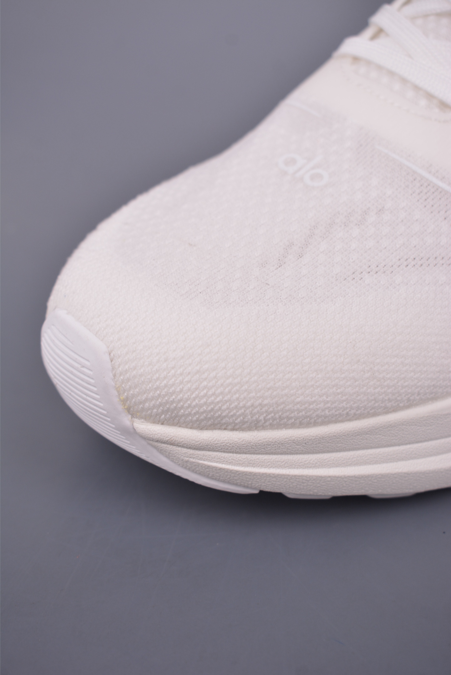 Alo Runner Mode Sneakers - Comfortable, Minimalist Design, Anti-Slip, Durable 7 i1748979831183 8930 0 5