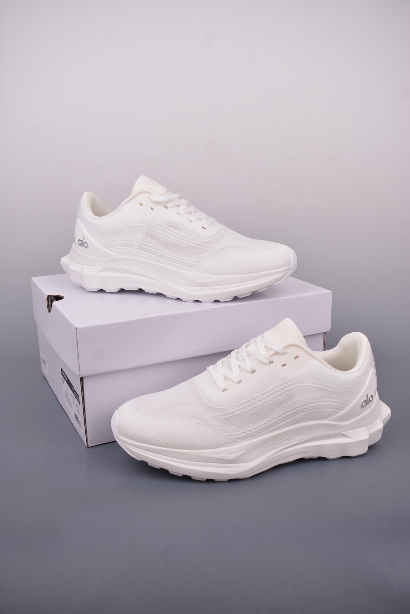 Alo Runner Mode Sneakers - Comfortable, Minimalist Design, Anti-Slip, Durable 6 i1748979831210 618 0 4