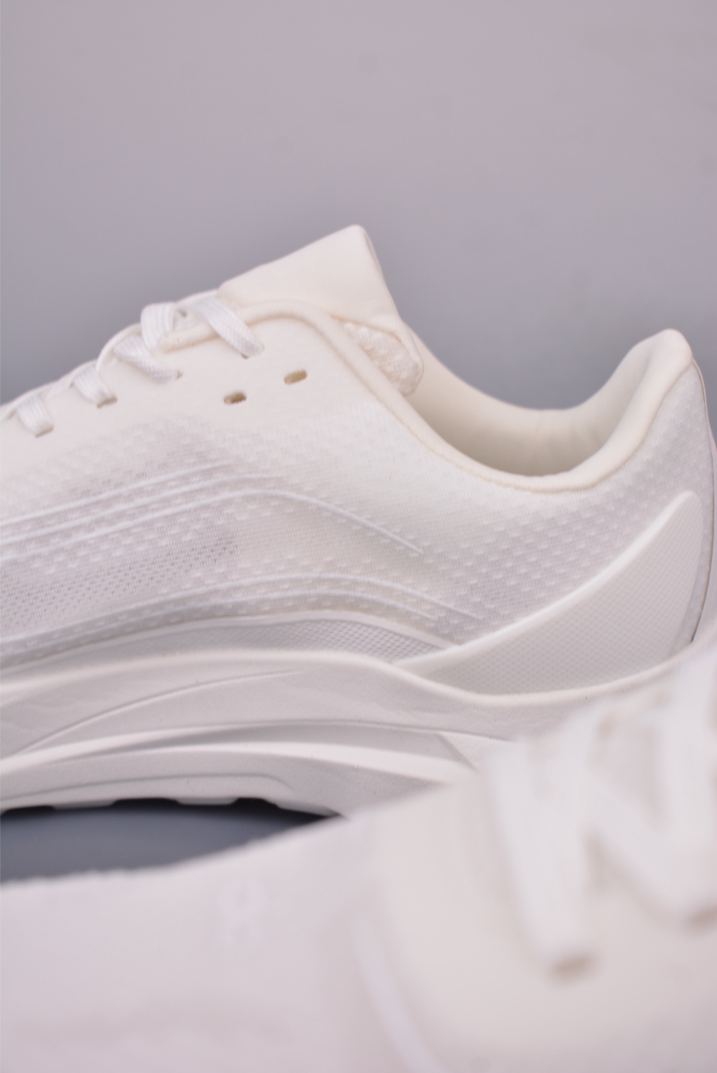Alo Runner Mode Sneakers - Comfortable, Minimalist Design, Anti-Slip, Durable 9 i1748979839508 3540 0 7