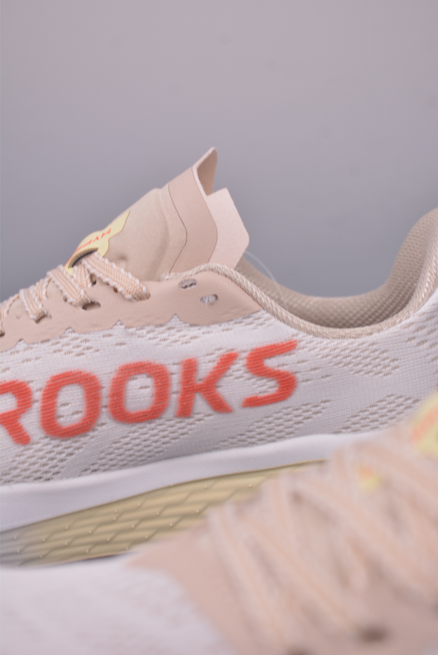 Brooks Hyperion Max 2 Running Shoes - Lightweight, Breathable, and Cushioned 9 i1748979961130 8711 0 7