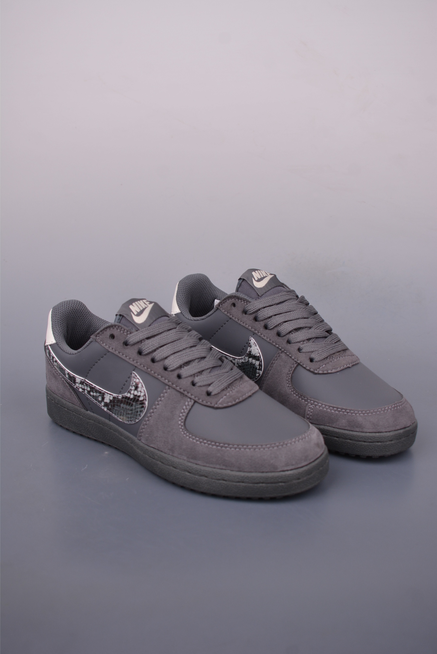 Nike Field General 82 Snake Skin Swoosh Low-Top Sneakers - Comfortable & Stylish 1 i1748980206672 2385 0 0