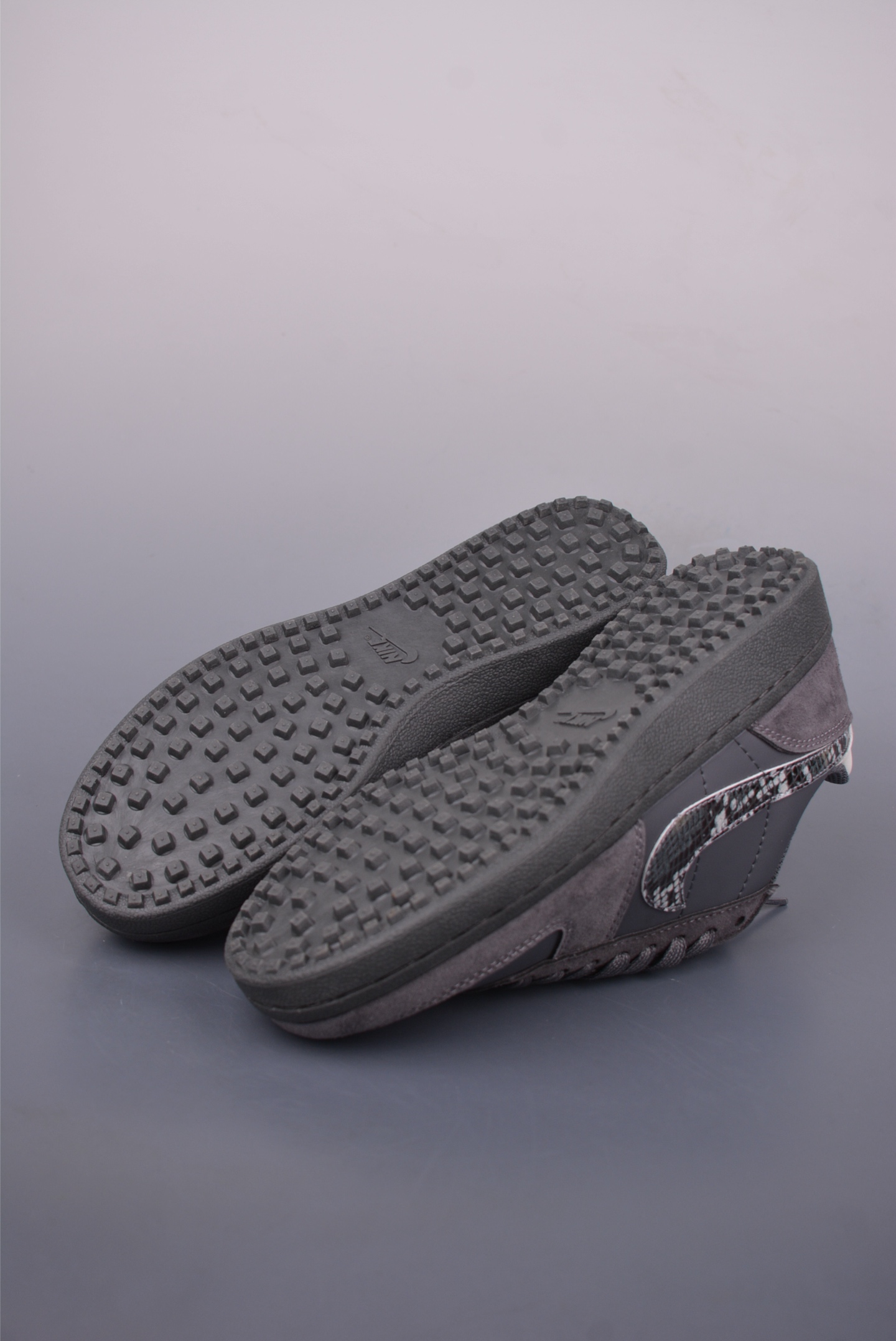 Nike Field General 82 Snake Skin Swoosh Low-Top Sneakers - Comfortable & Stylish 3 i1748980206718 2032 0 2