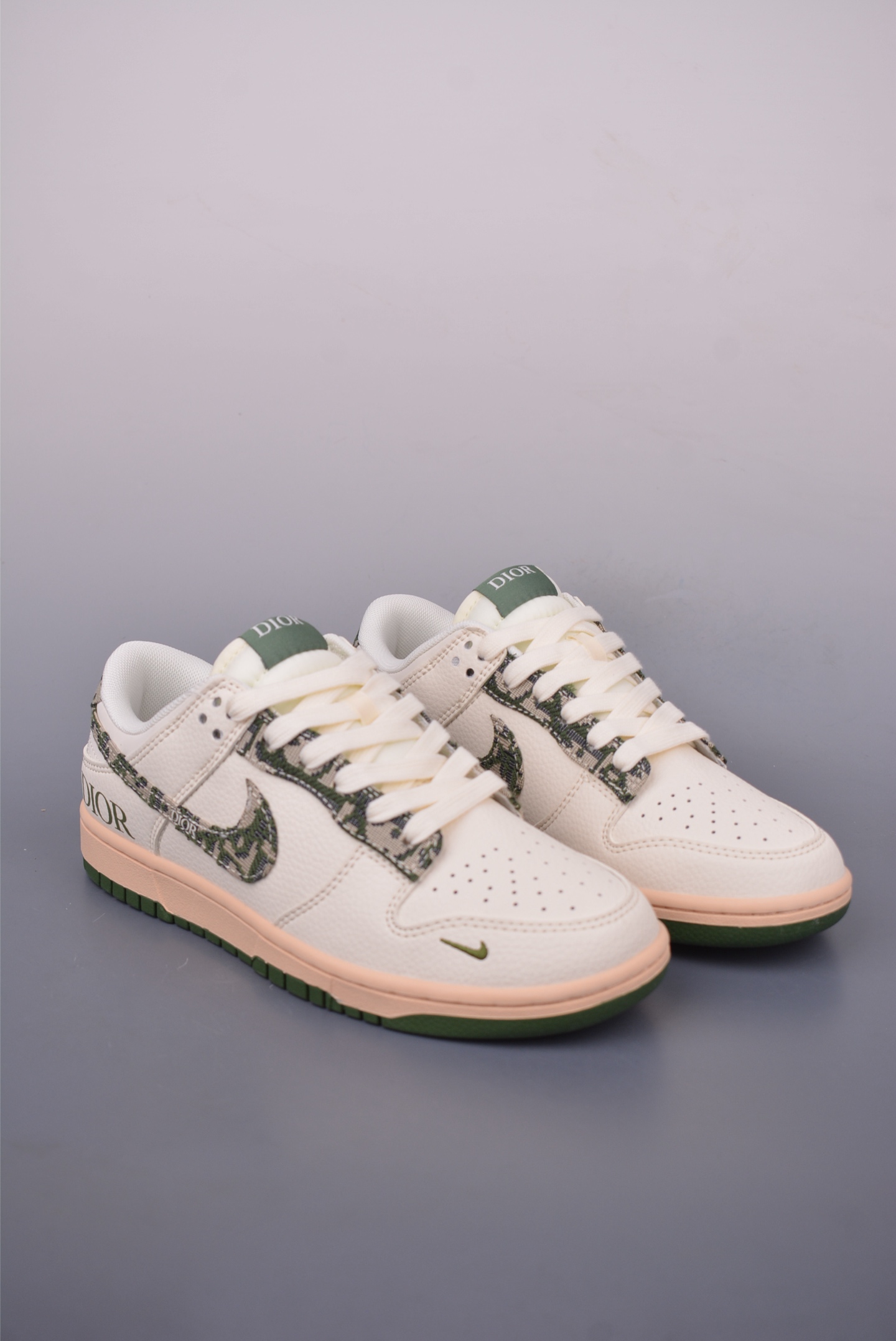 Nike SB Dunk Low Dior Collab: Premium Leather, Exclusive Style, All Sizes 2 i1748980432694 2749 0 0
