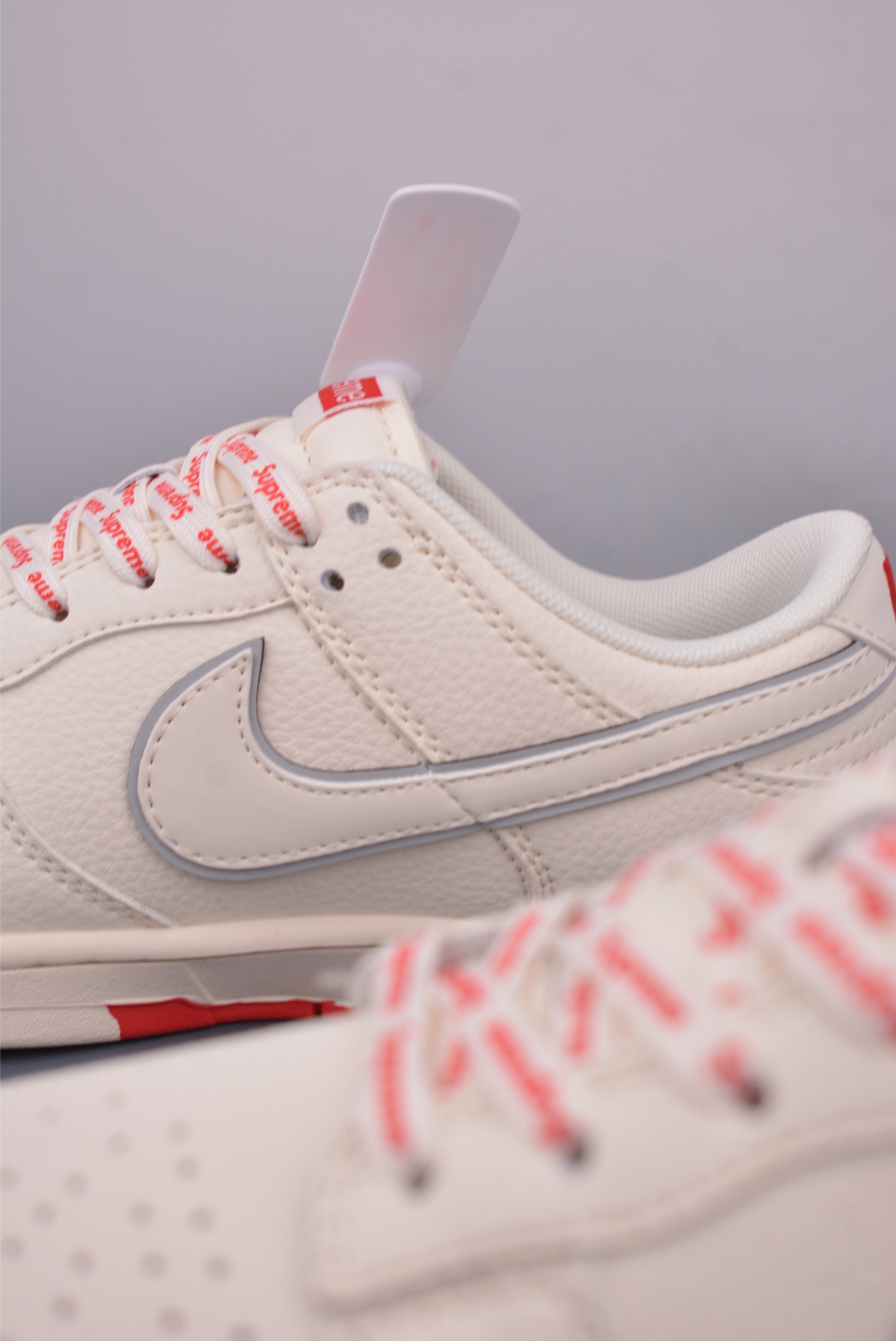 Nike SB Dunk Low Supreme Collab Cream/Red, Premium Quality & Comfort 9 i1748980554188 9215 0 7