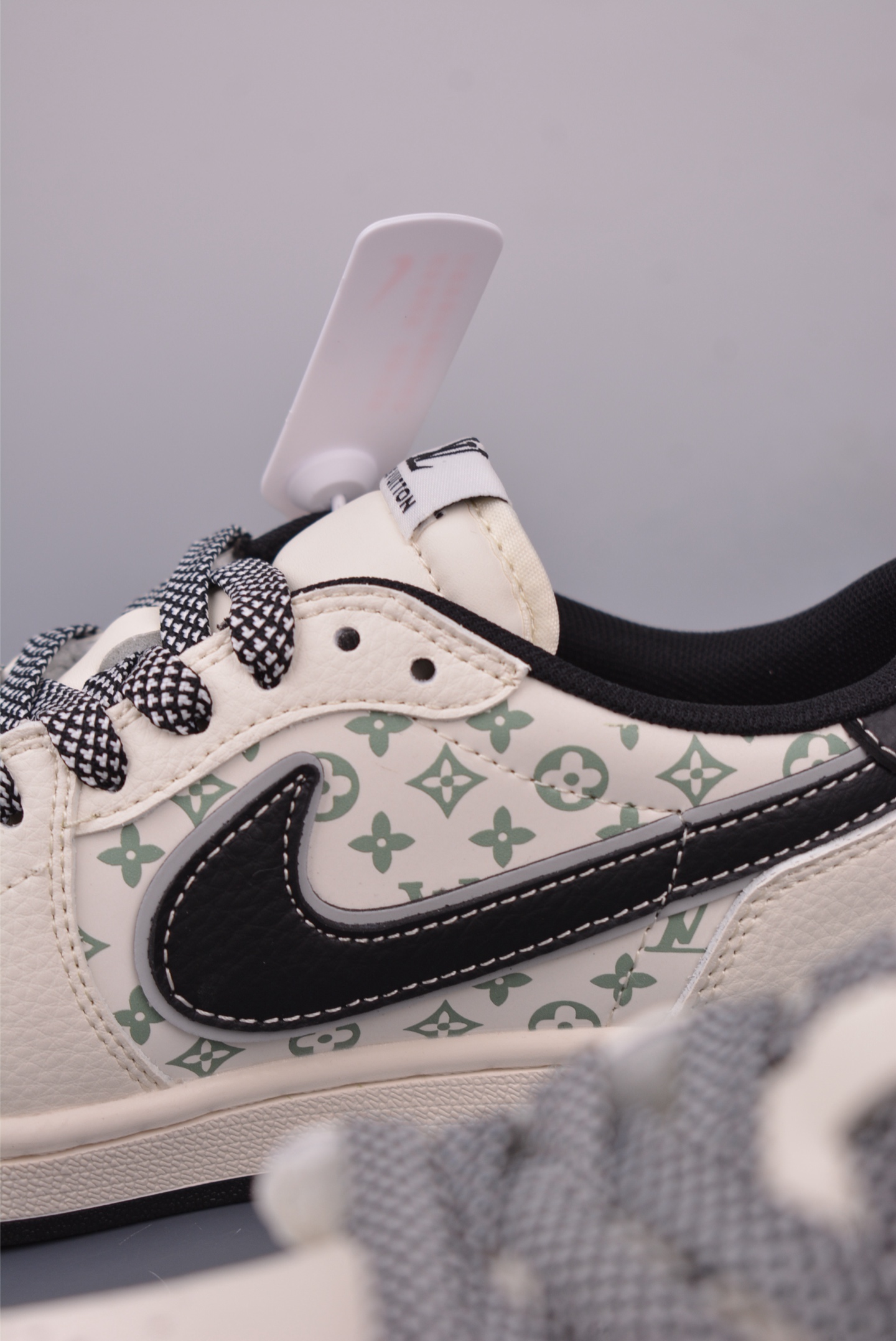 Fragment x Travis Scott x Louis Vuitton Air Jordan 1 Low Sneakers 9 i1748980758369 5036 0 7
