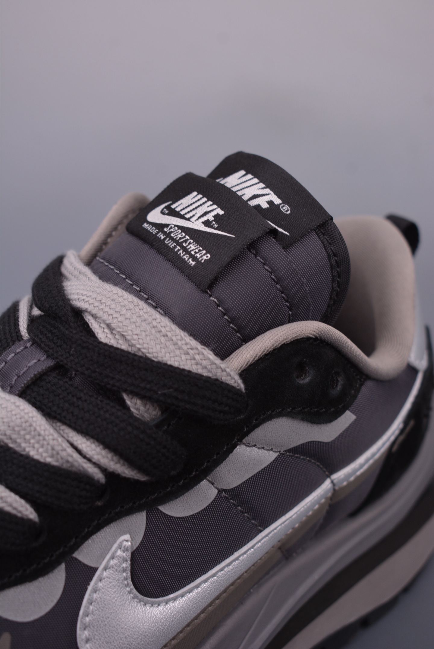 Sacai x NIKE VAPORWAFFLE 联名解构走秀款 DD1875-300-Chinese UA Cheap High Quatity Brand Clothes Bags handbags Sneakers wholesale wholesaler seller from China Factory suppliers Fashion Clothing Shoes best Quality Beautiful Price Sacai x NIKE VAPORWAFFLE 联名解构走秀款 DD1875-300