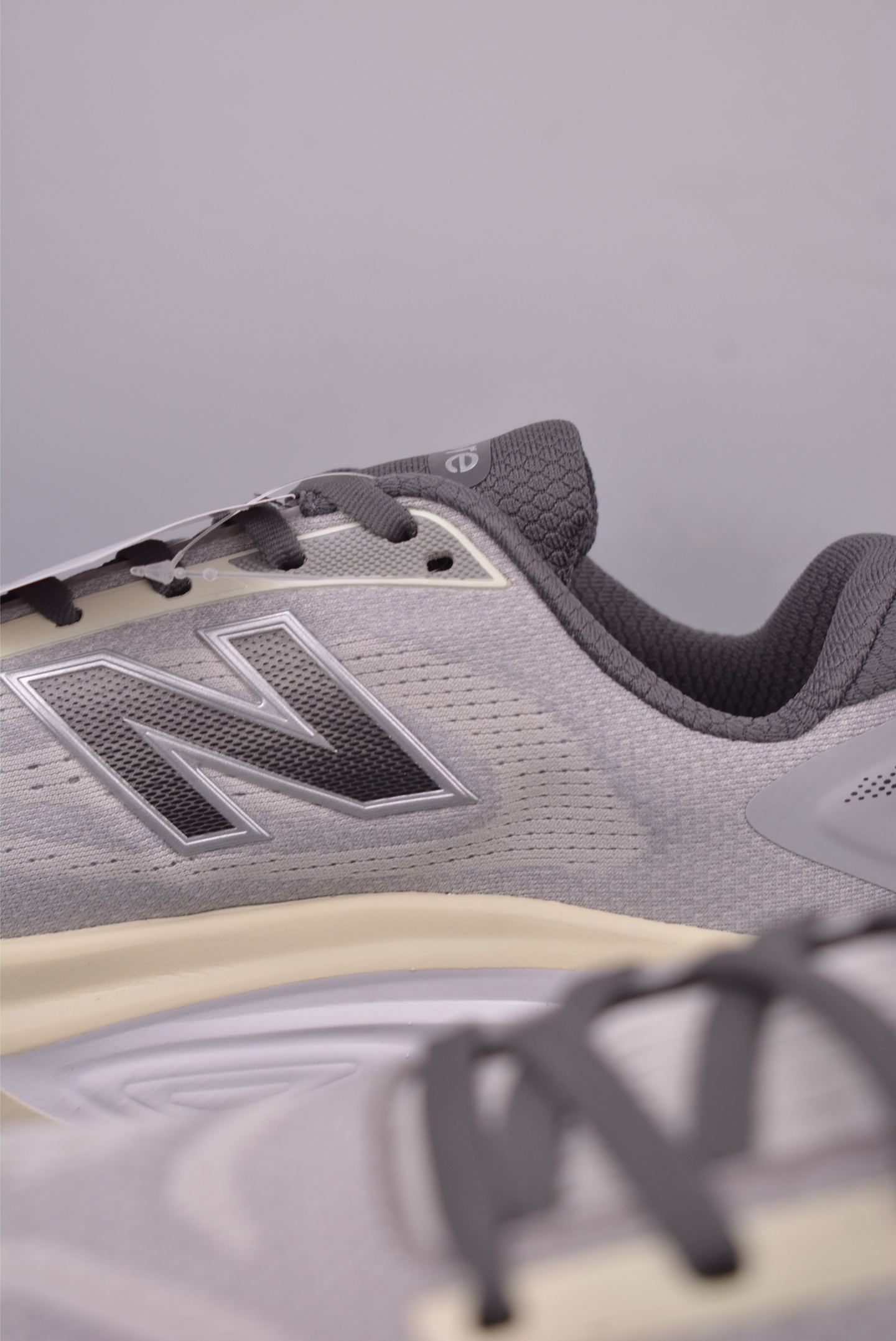 New Balance NB Fresh Foam 舒适耐磨低帮跑步鞋  MMOR2226