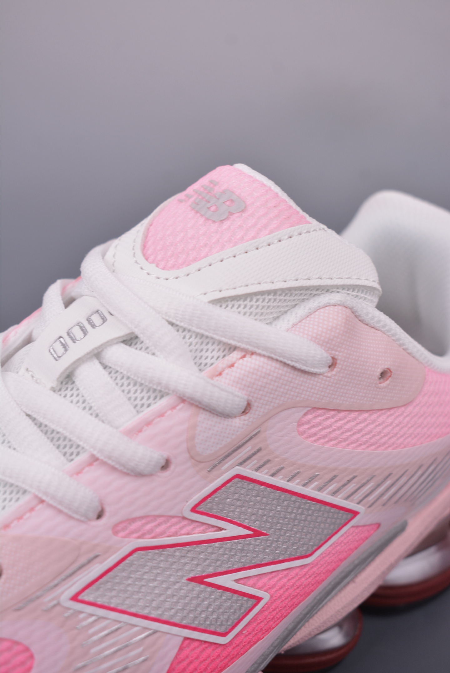 New Balance 新百伦 M2000系列 时尚百搭 织物人造革猪皮 网面休闲鞋 官方 U2000818-Chinese UA Cheap High Quatity Brand Clothes Bags handbags Sneakers wholesale wholesaler seller from China Factory suppliers Fashion Clothing Shoes best Quality Beautiful Price New Balance 新百伦 M2000系列 时尚百搭 织物人造革猪皮 网面休闲鞋 官方 U2000818