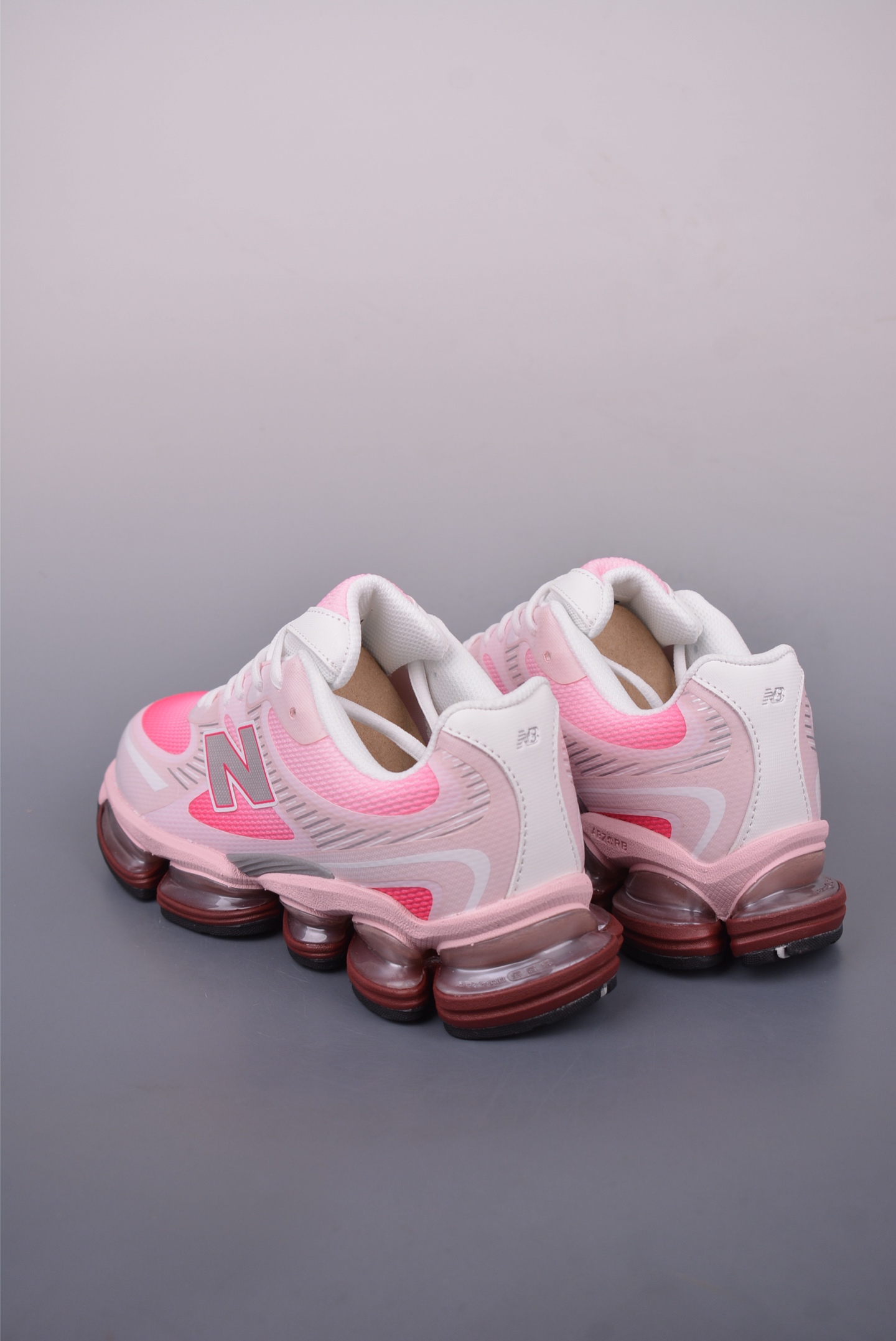 New Balance 新百伦 M2000系列 时尚百搭 织物人造革猪皮 网面休闲鞋 官方 U2000818-Chinese UA Cheap High Quatity Brand Clothes Bags handbags Sneakers wholesale wholesaler seller from China Factory suppliers Fashion Clothing Shoes best Quality Beautiful Price New Balance 新百伦 M2000系列 时尚百搭 织物人造革猪皮 网面休闲鞋 官方 U2000818