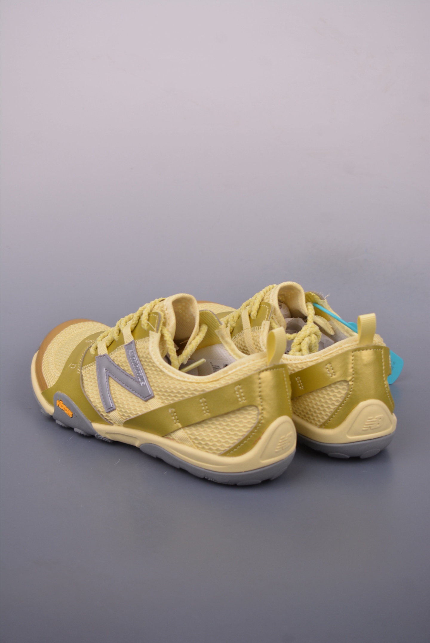 New Balance MT10系列 NB新百伦 薄底赤足鞋 MT10OMB-Chinese UA Cheap High Quatity Brand Clothes Bags handbags Sneakers wholesale wholesaler seller from China Factory suppliers Fashion Clothing Shoes best Quality Beautiful Price New Balance MT10系列 NB新百伦 薄底赤足鞋 MT10OMB