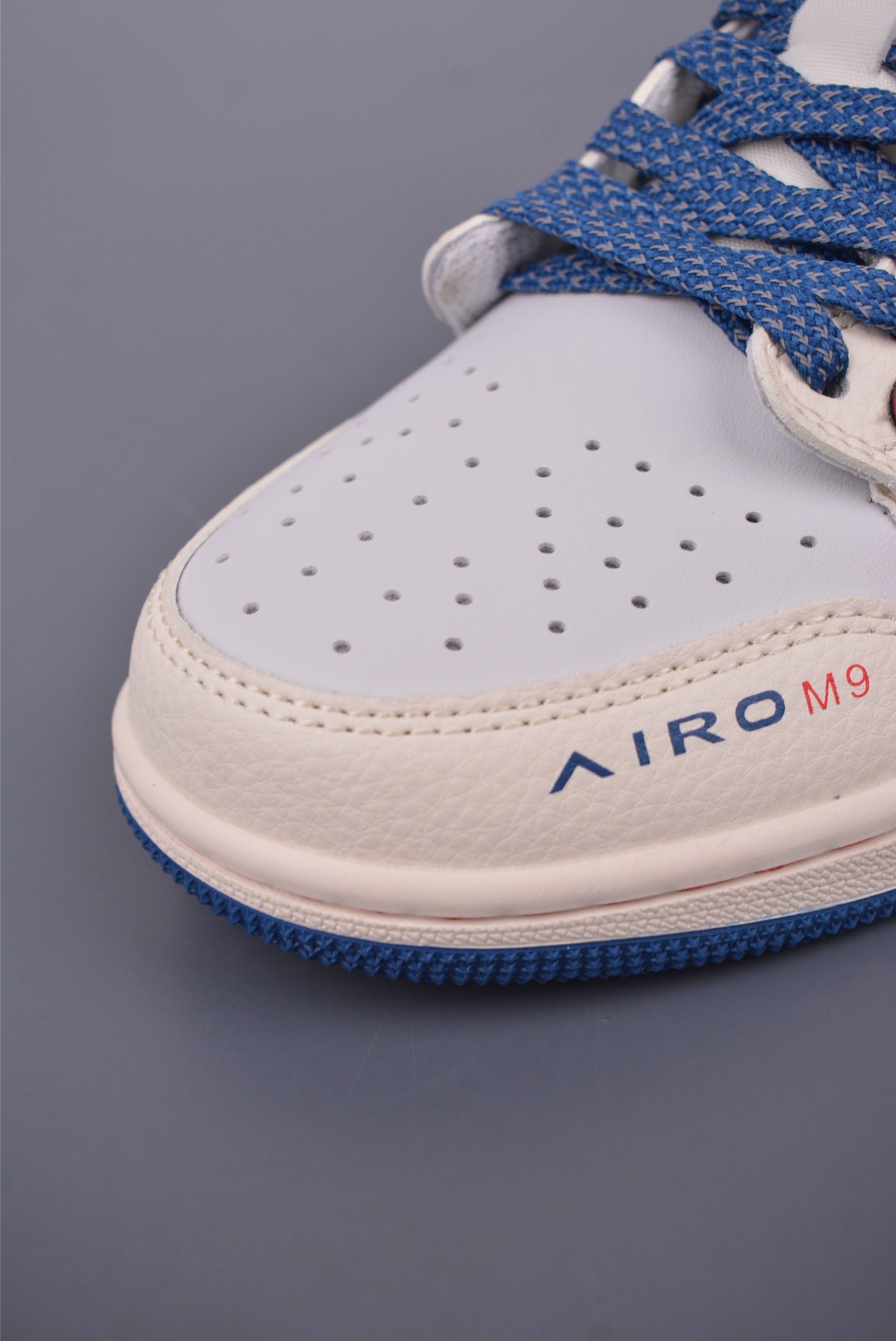 Fragment x Travis Scott x 问界M9 Air Jordan 1 Low 三方联名倒钩  FC1688-240