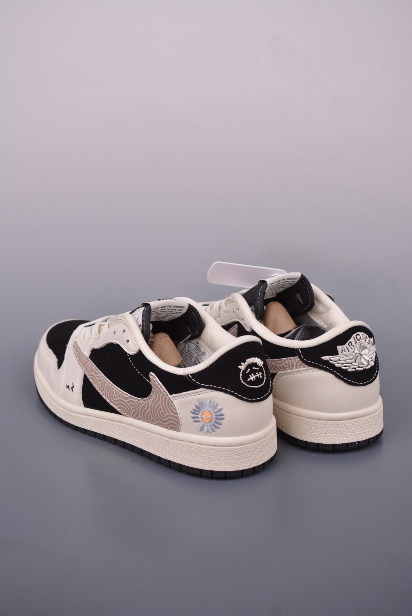 Fragment x Travis Scott x 小雏菊 Air Jordan 1 Low 三方联名倒钩  XS2024-047