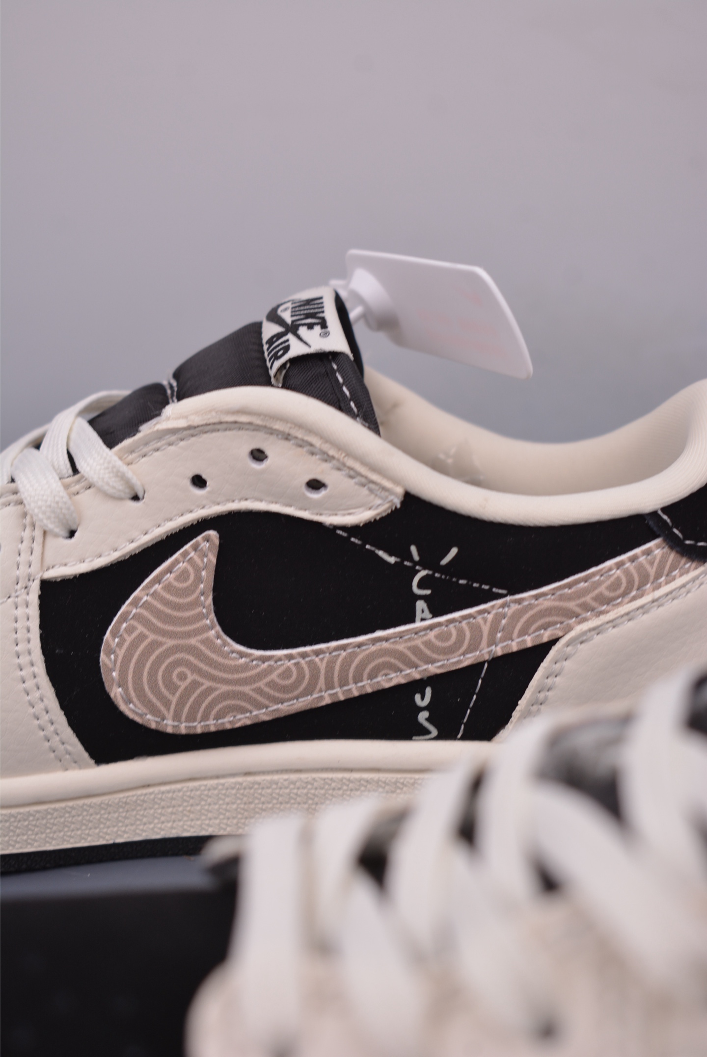 Fragment x Travis Scott x 小雏菊 Air Jordan 1 Low 三方联名倒钩  XS2024-047