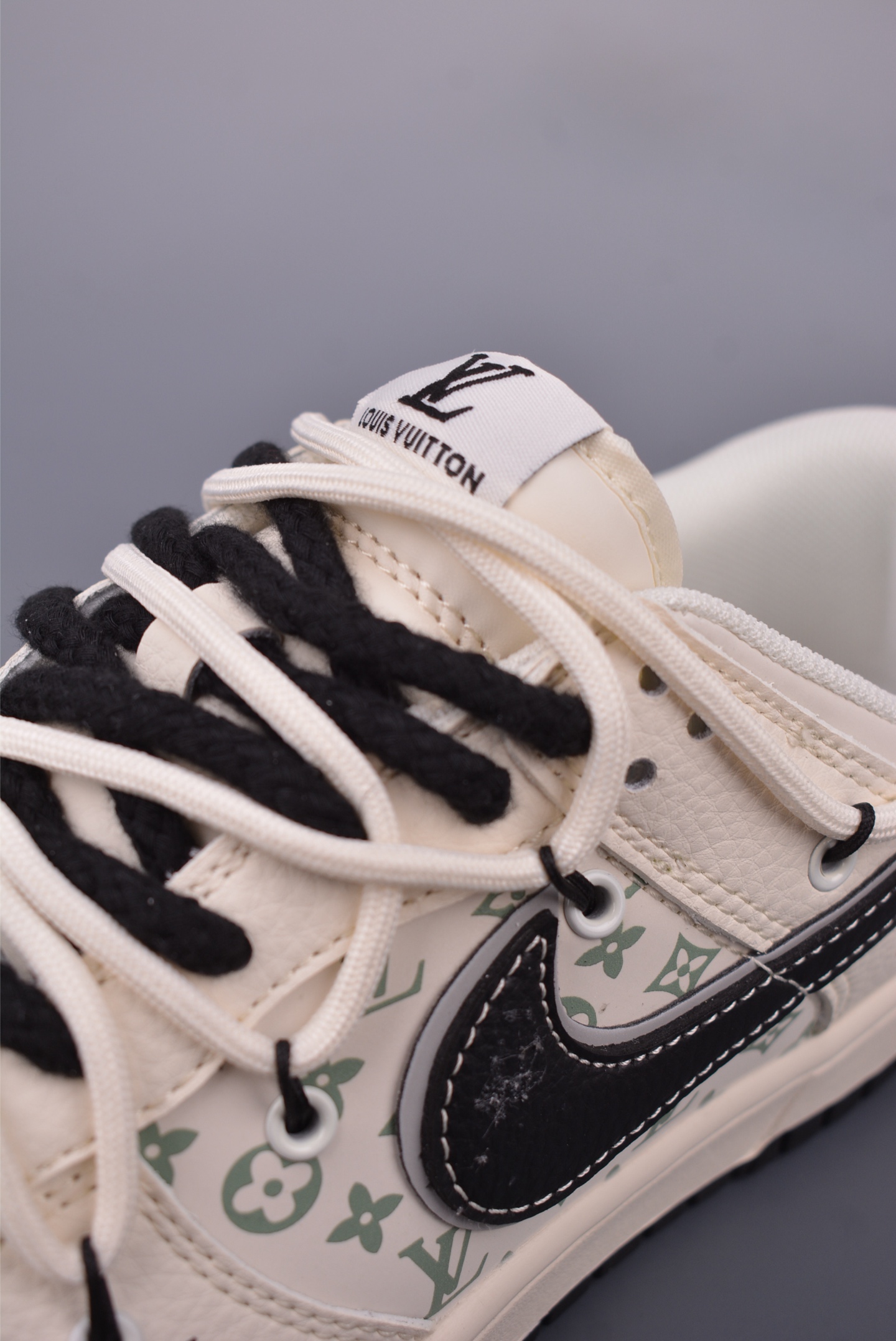 Nike SB Dunk Low LV联名 解构抽绳鞋带 YX5066-337-Chinese UA Cheap High Quatity Brand Clothes Bags handbags Sneakers wholesale wholesaler seller from China Factory suppliers Fashion Clothing Shoes best Quality Beautiful Price Nike SB Dunk Low LV联名 解构抽绳鞋带 YX5066-337