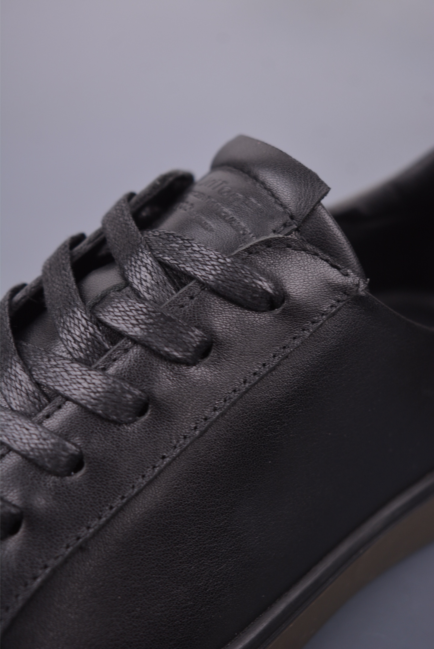 ECCO爱步运动男鞋 25年新款百搭跑步健身鞋 304504-Chinese UA Cheap High Quatity Brand Clothes Bags handbags Sneakers wholesale wholesaler seller from China Factory suppliers Fashion Clothing Shoes best Quality Beautiful Price ECCO爱步运动男鞋 25年新款百搭跑步健身鞋 304504