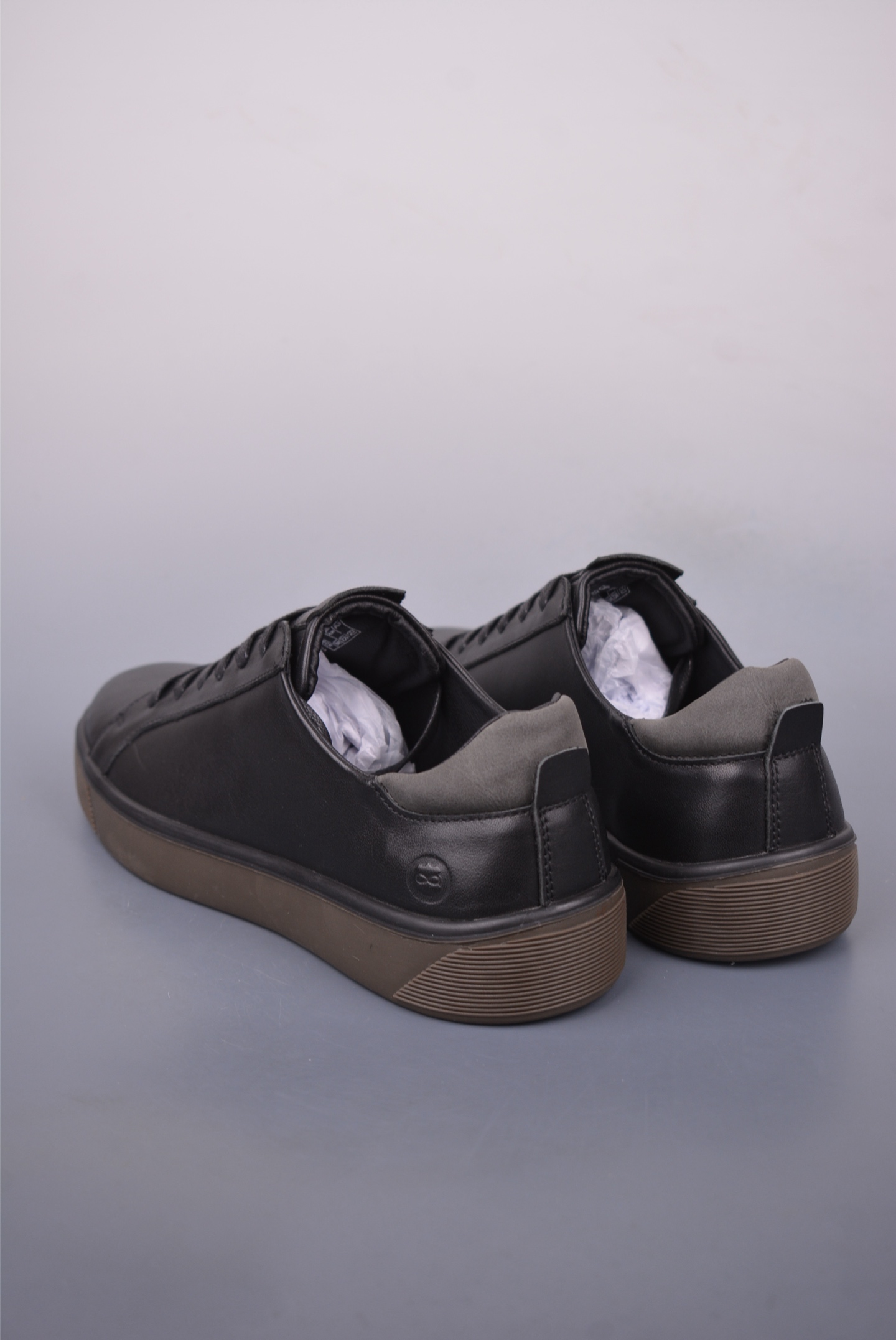 ECCO爱步运动男鞋 25年新款百搭跑步健身鞋 304504-Chinese UA Cheap High Quatity Brand Clothes Bags handbags Sneakers wholesale wholesaler seller from China Factory suppliers Fashion Clothing Shoes best Quality Beautiful Price ECCO爱步运动男鞋 25年新款百搭跑步健身鞋 304504