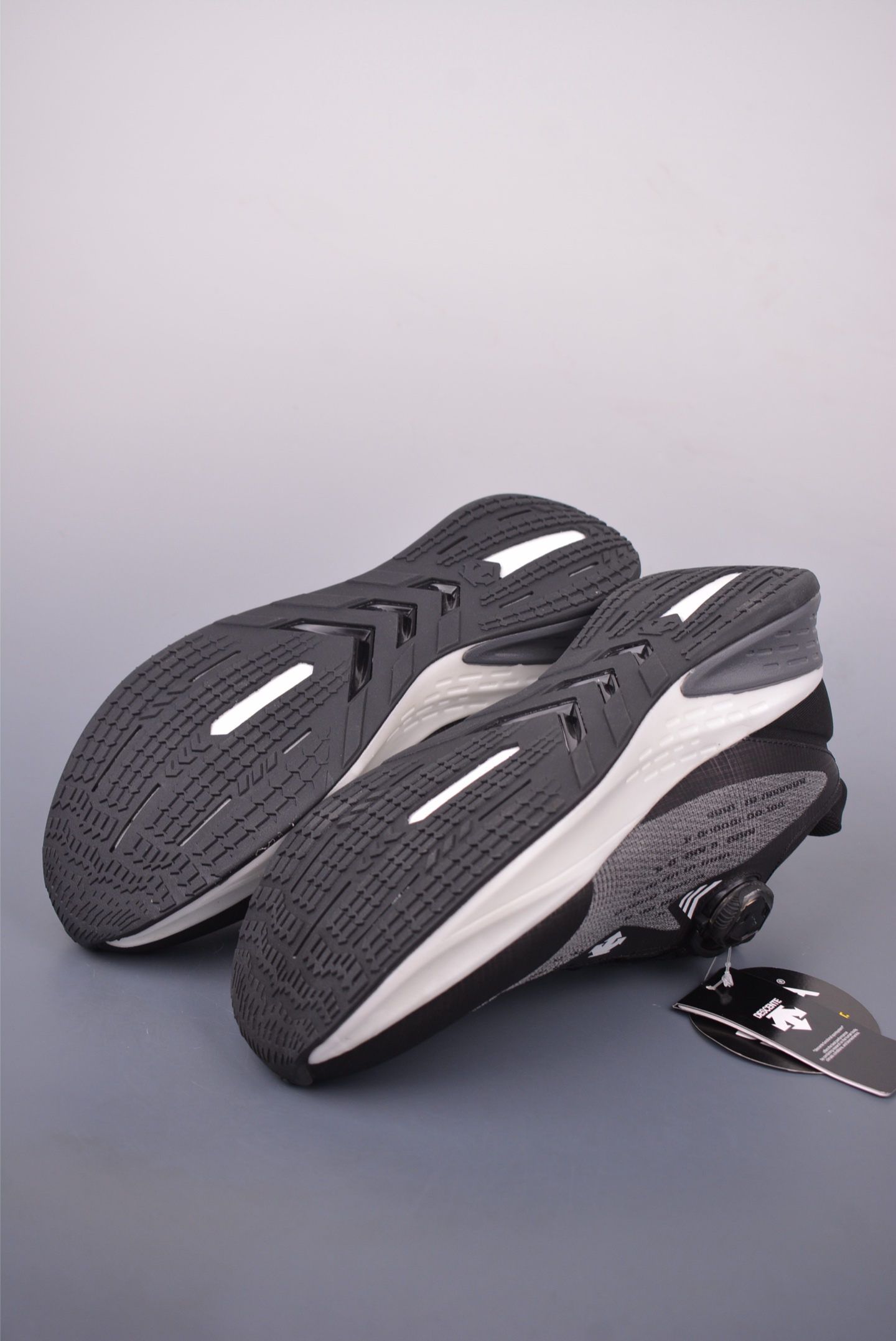 迪桑特ENERZITE LAVITATE 2.0 KNIT 时尚休闲运动覆盖防水男子越野跑鞋 D2331RRN23-Chinese UA Cheap High Quatity Brand Clothes Bags handbags Sneakers wholesale wholesaler seller from China Factory suppliers Fashion Clothing Shoes best Quality Beautiful Price 迪桑特ENERZITE LAVITATE 2.0 KNIT 时尚休闲运动覆盖防水男子越野跑鞋 D2331RRN23