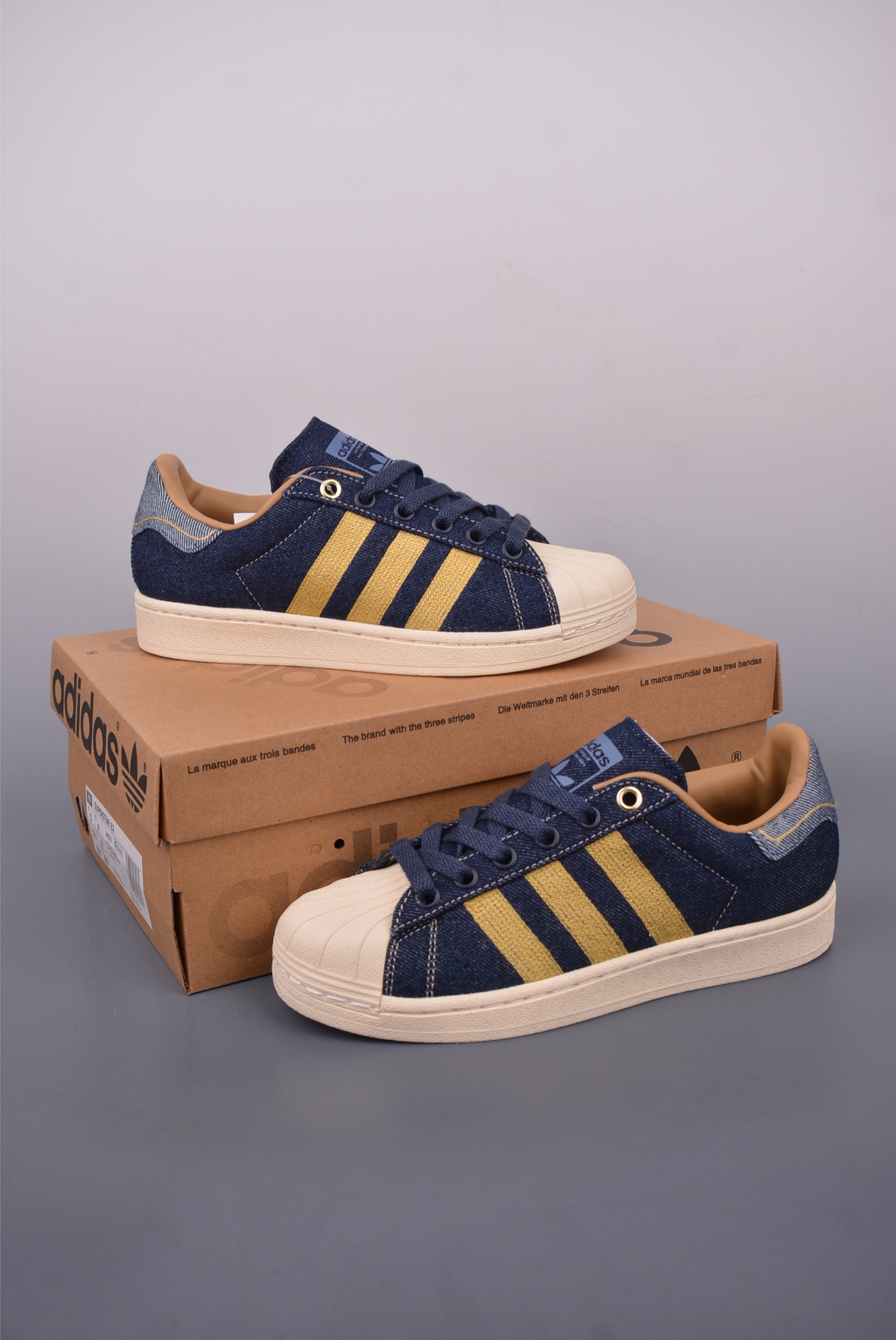Adidas Originals Superstar 2.0: Classic Shell Toe Sneakers - Premium Leather 6 i1749164555044 7447 0 4