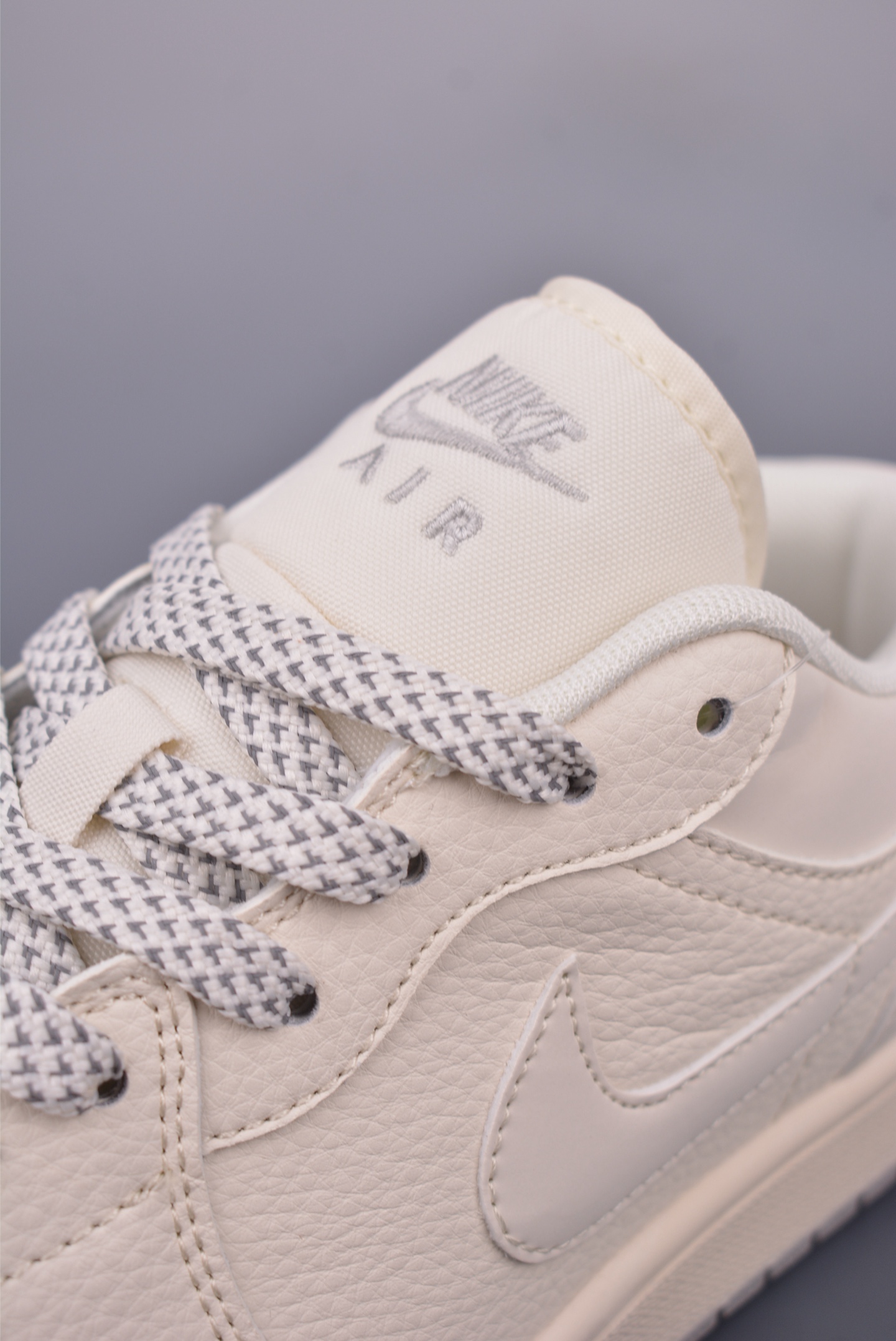 Fragment x Travis Scott Air Jordan 1 Low 三方联名倒钩  XX3168-187