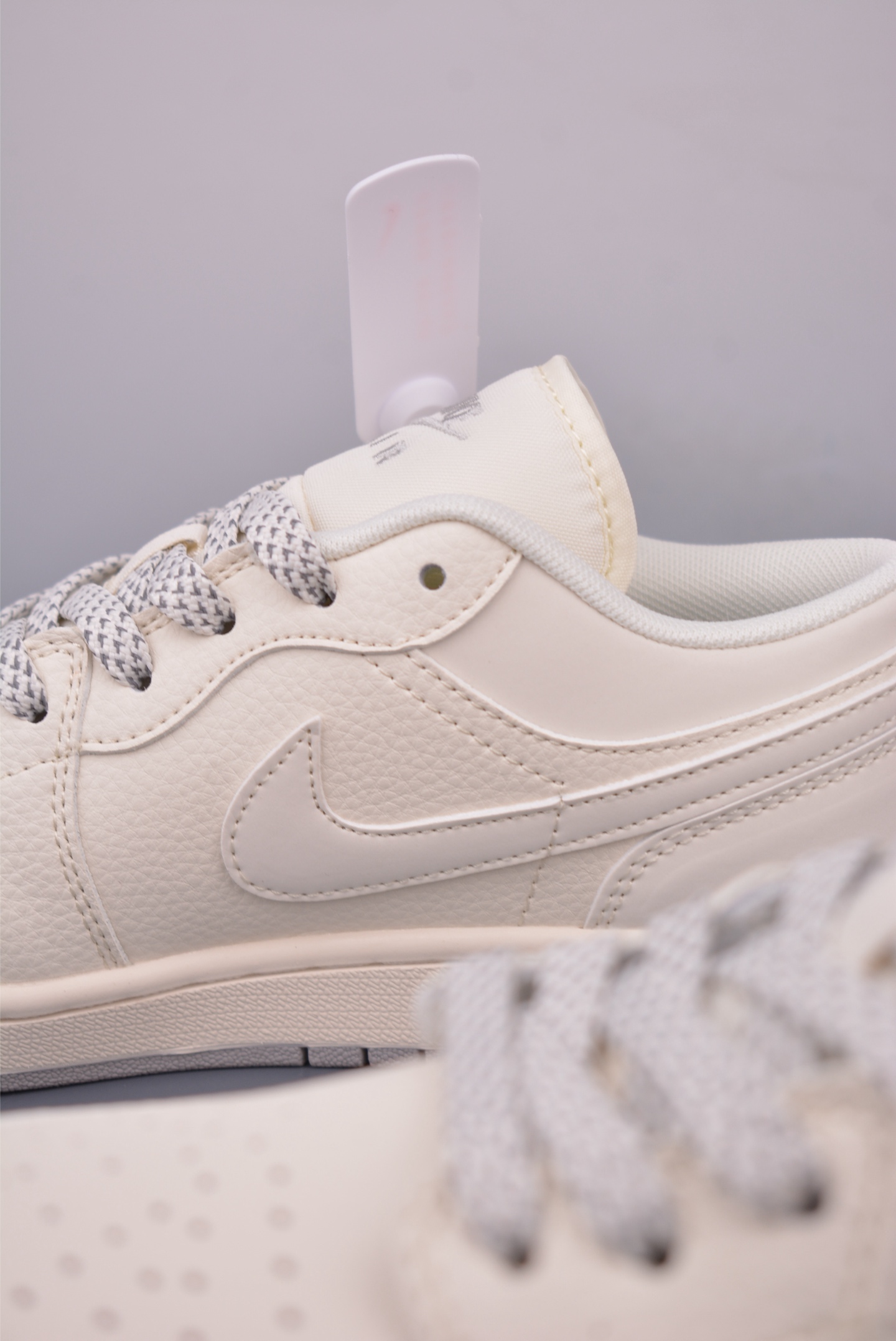 Fragment x Travis Scott Air Jordan 1 Low 三方联名倒钩  XX3168-187