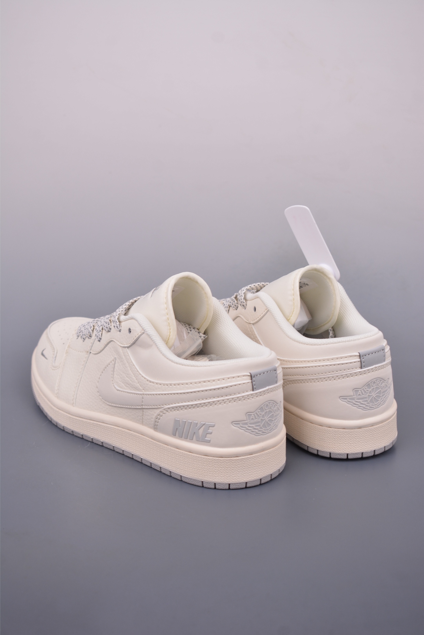 Fragment x Travis Scott Air Jordan 1 Low 三方联名倒钩  XX3168-187