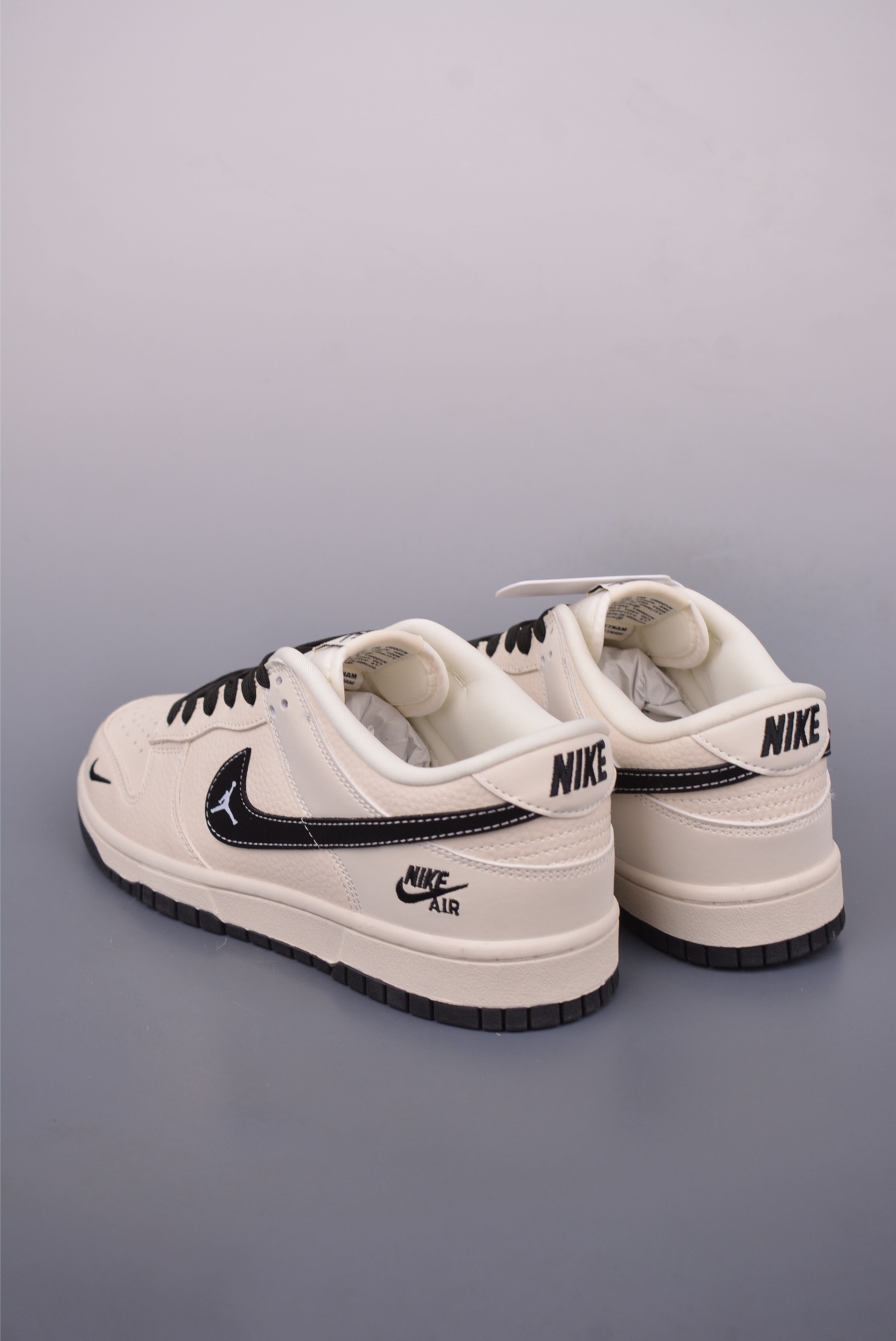 Nike SB Dunk Low Grey White Black - Premium Comfort & Style in Every Step 3 i1749165098451 2782 0 1