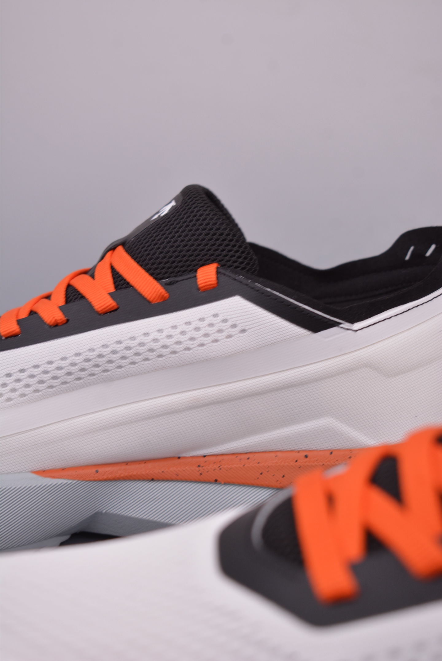 Descente Dualis AP Lightweight Cushioned Athletic Running Shoes for Men 9 i1749166959560 2396 0 7