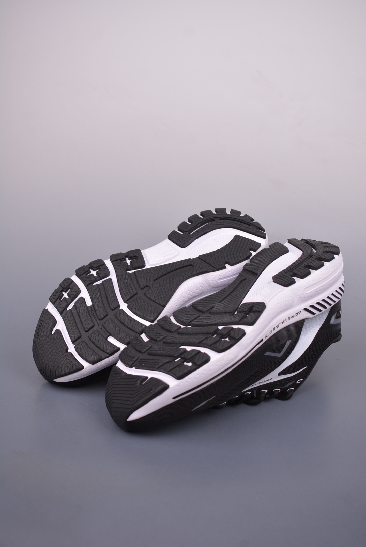 Brooks Glycerin 19: Lightweight, Breathable Running Shoes for Men - Ultimate Comfort 4 i1749167384840 1704 0 2