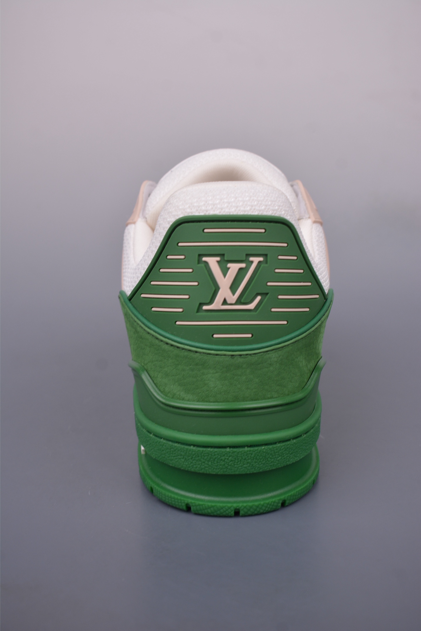 Louis Vuitton Trainer Limited Edition Sneakers - Green/White 4 i1749167892433 7813 0 3