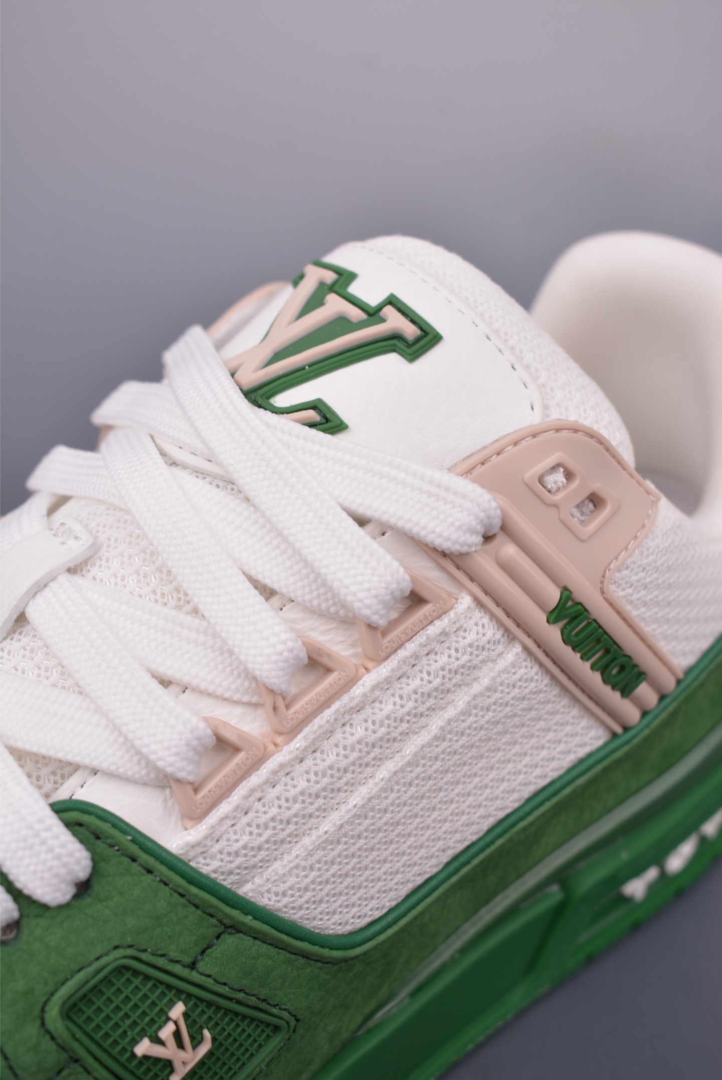 Louis Vuitton Trainer Limited Edition Sneakers - Green/White 7 i1749167895850 3404 0 6