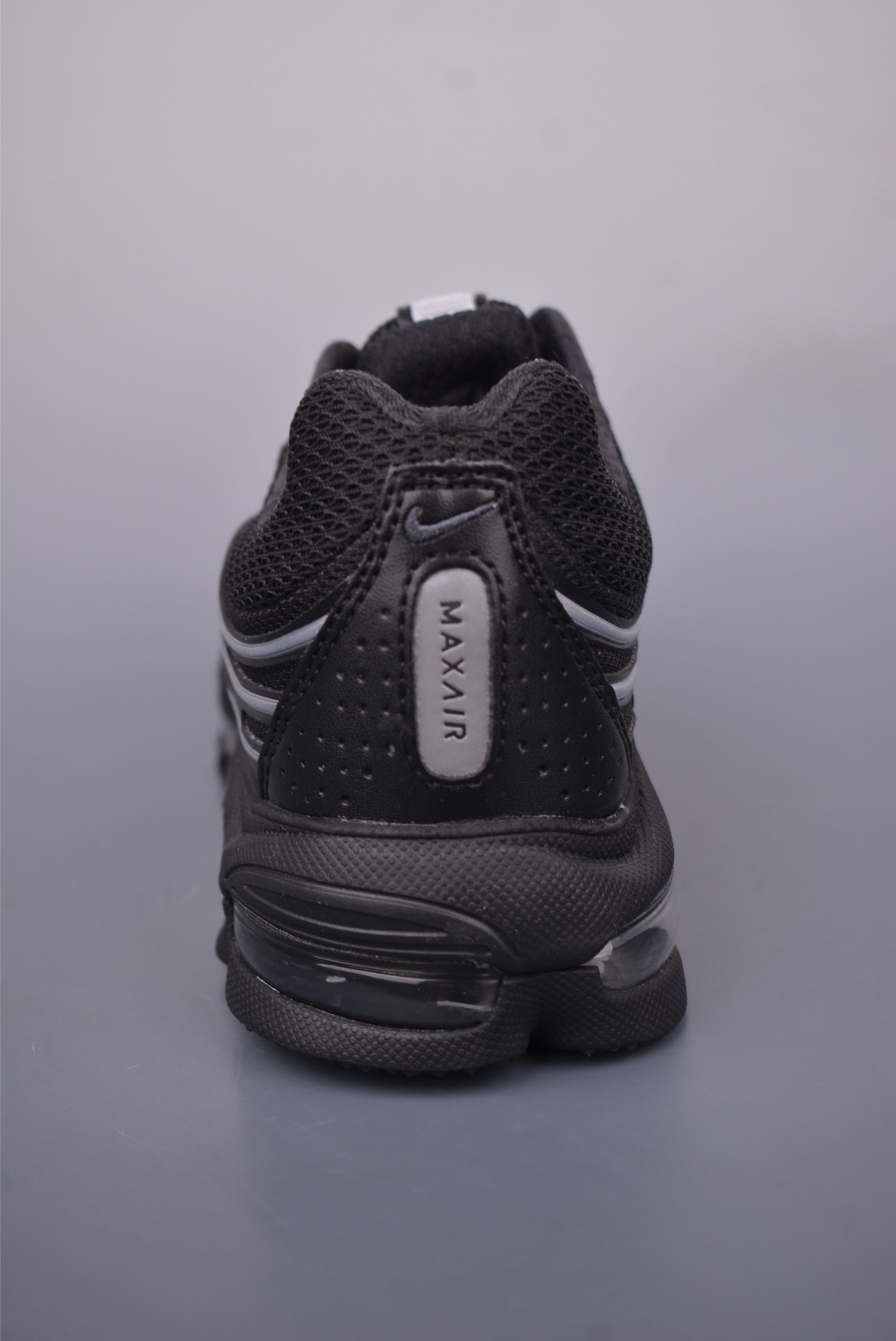 Comme Des Garcons Homme Plus x Nike Air Max TL 2.5 CDG Play Sneakers 5 i1749247220868 3821 0 3