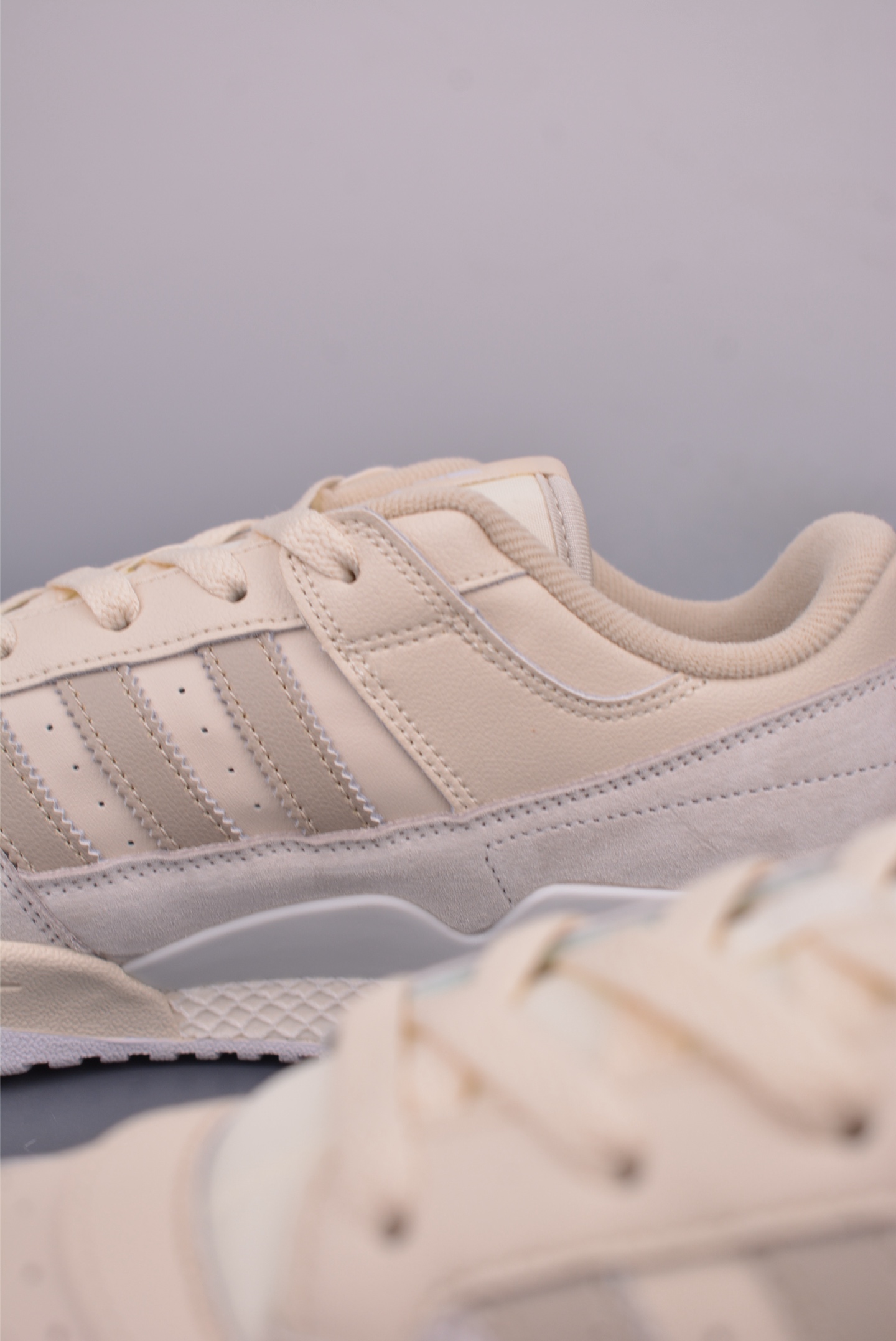 海外渠道版 原盒原标 Adidas Forum LOW CL 三叶草低邦 经典魔术贴复古板鞋  ID7995